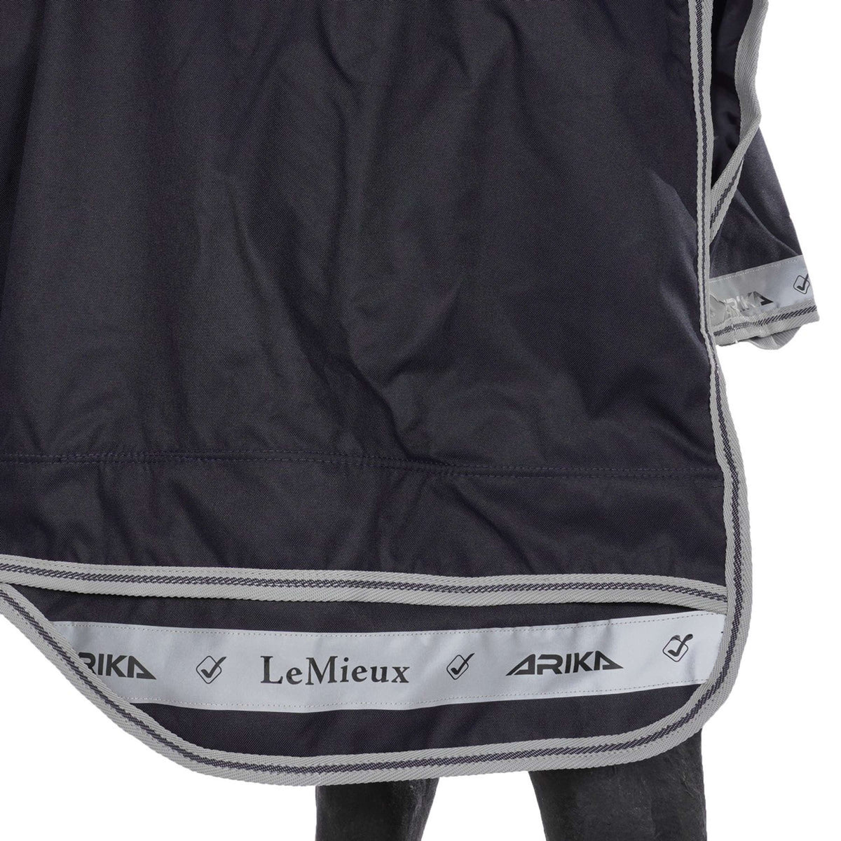 LeMieux Rug Arika Featherweight Turnout 0g Navy