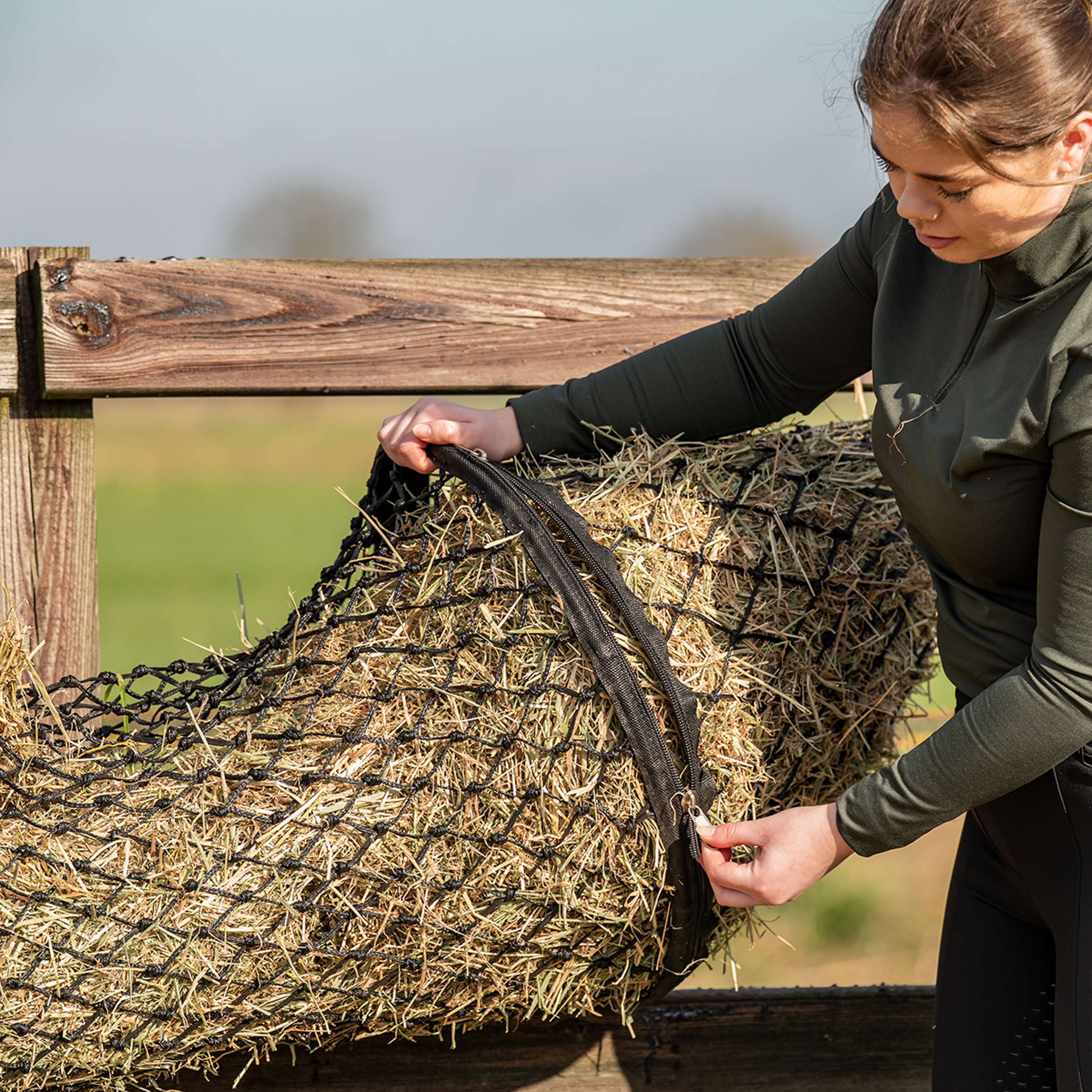 Agradi Horse Hay Net Tunnel Shape Maas 5x5cm Black
