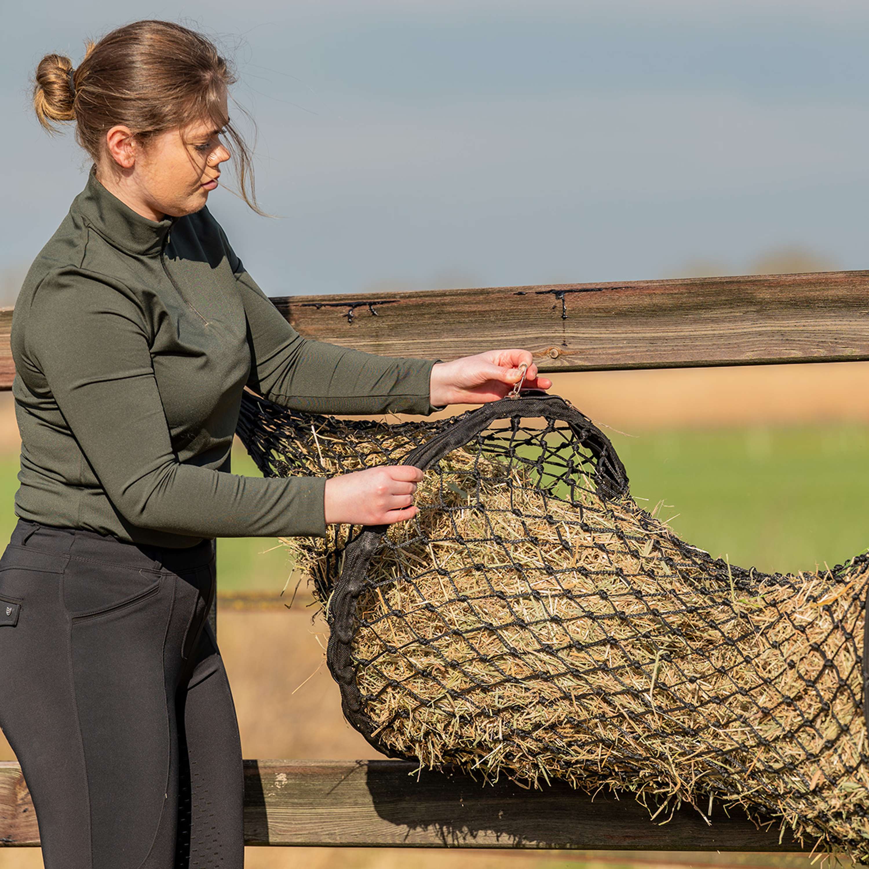 Agradi Horse Hay Net Tunnel Shape Maas 5x5cm Black
