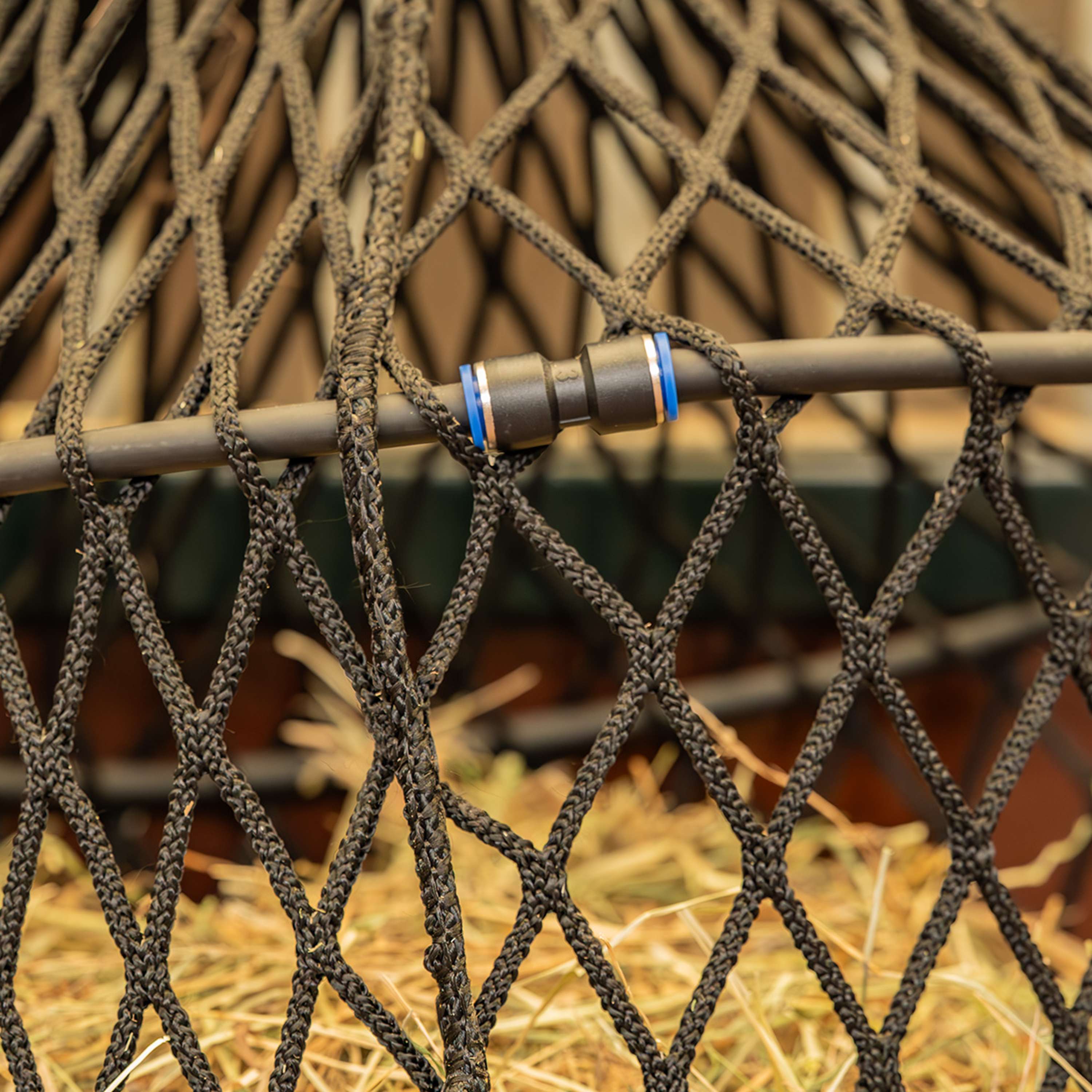 Agradi Horse Hay Net Heavy Duty Easy Fill Mesh 4,5x4,5cm Black