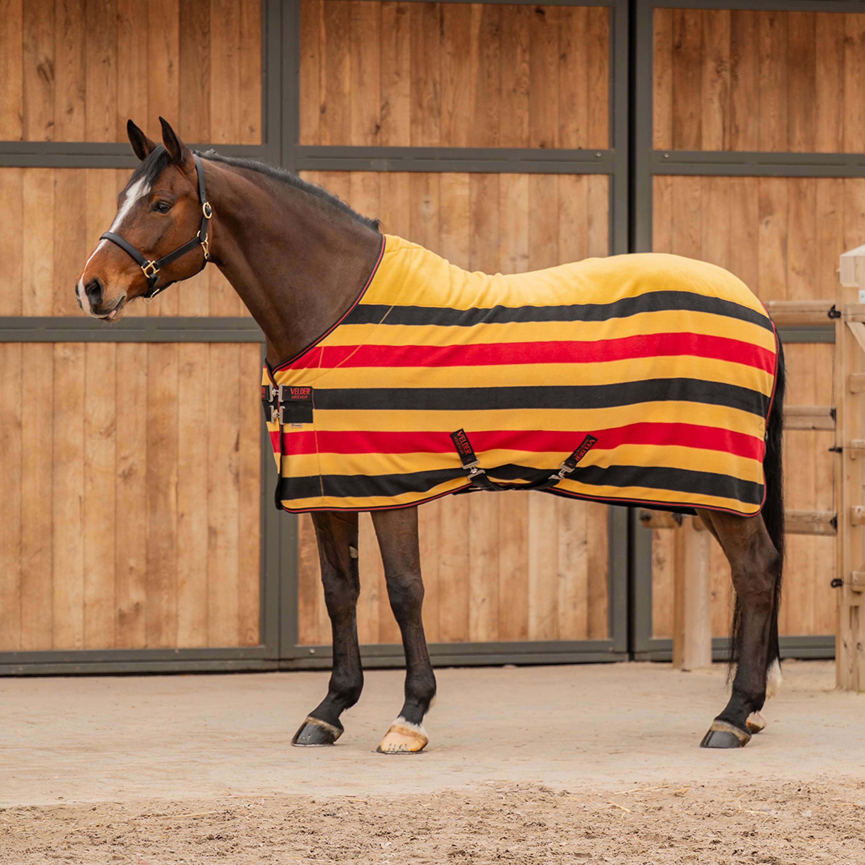 Velder Horsewear Premium Deluxe Fleece Cooler Rug Black/Yellow