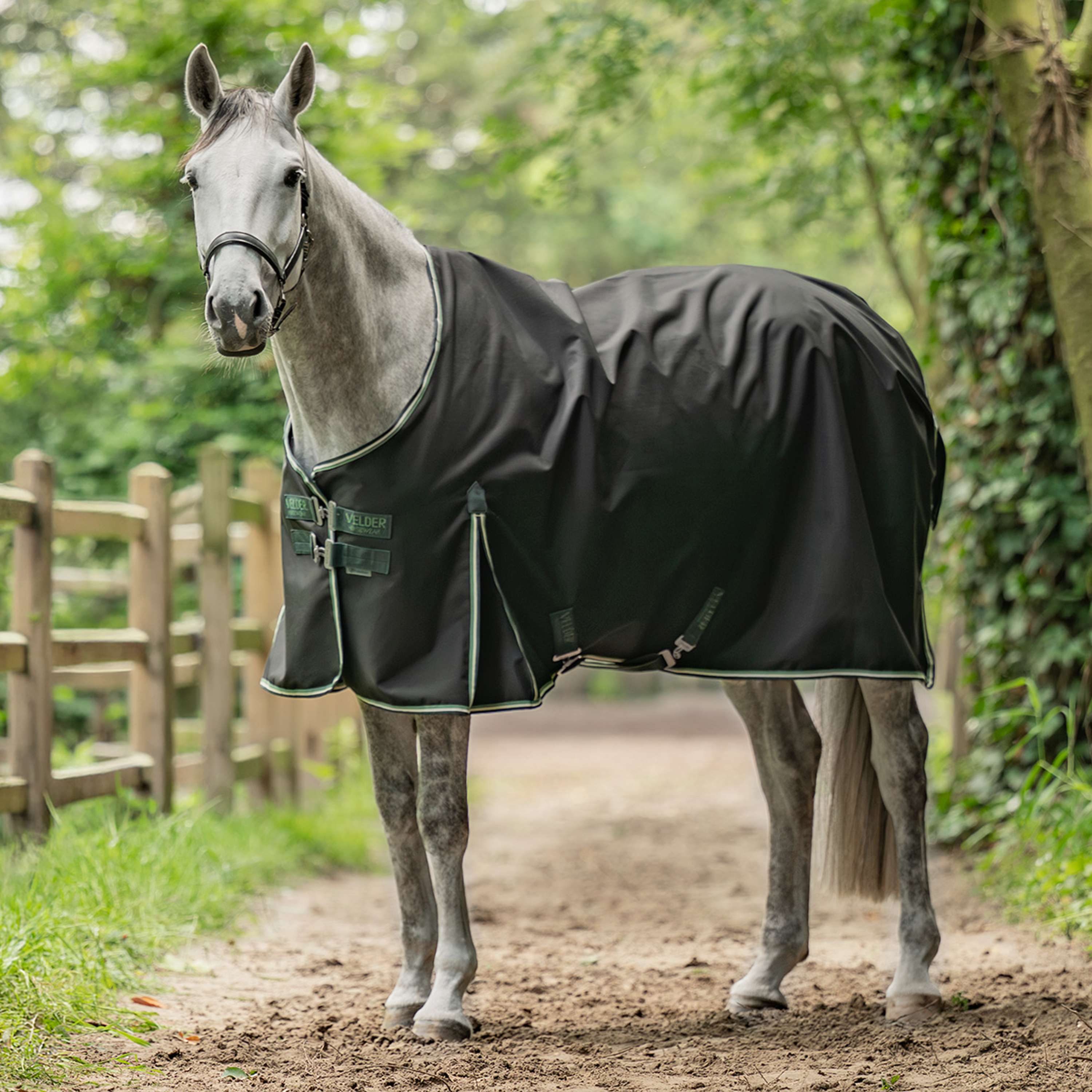 Velder Horsewear Premium Neck Cover Turnout 0g Night Forest