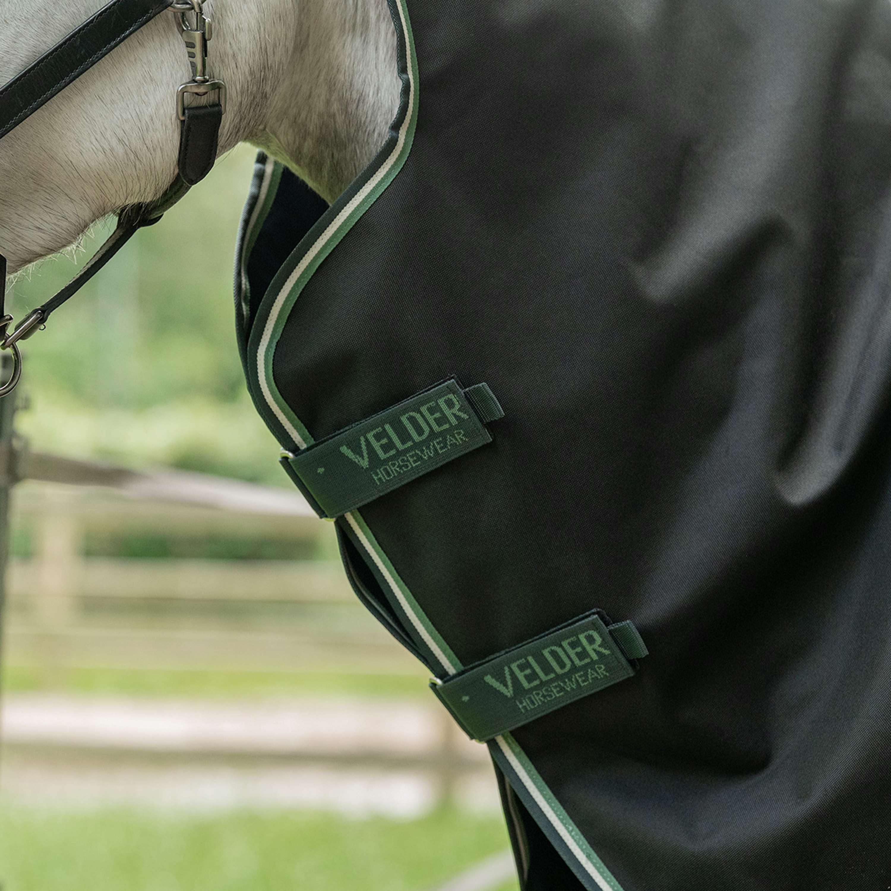 Velder Horsewear Premium Neck Cover Turnout 0g Night Forest