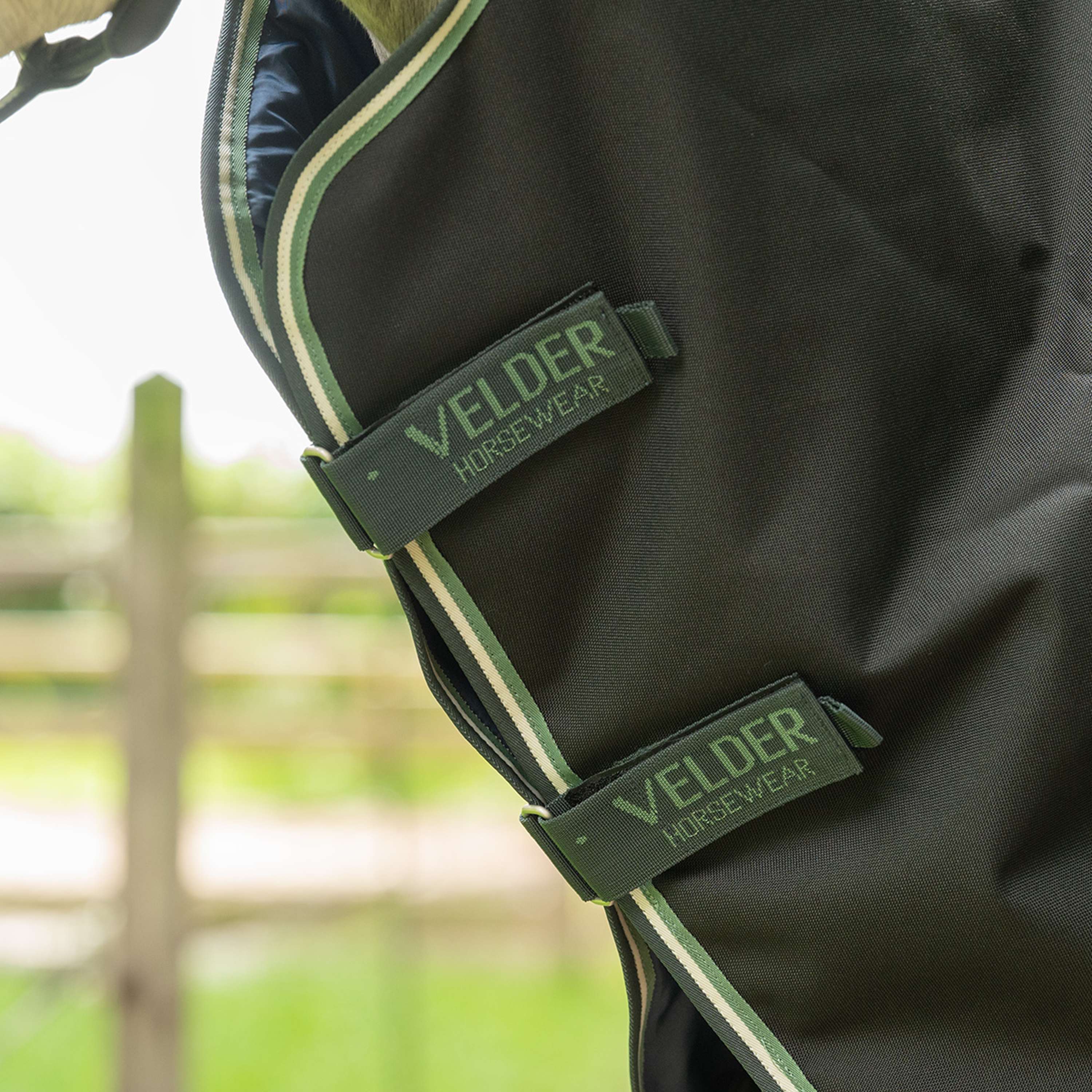 Velder Horsewear Premium Neck Cover Turnout 100g Night Forest