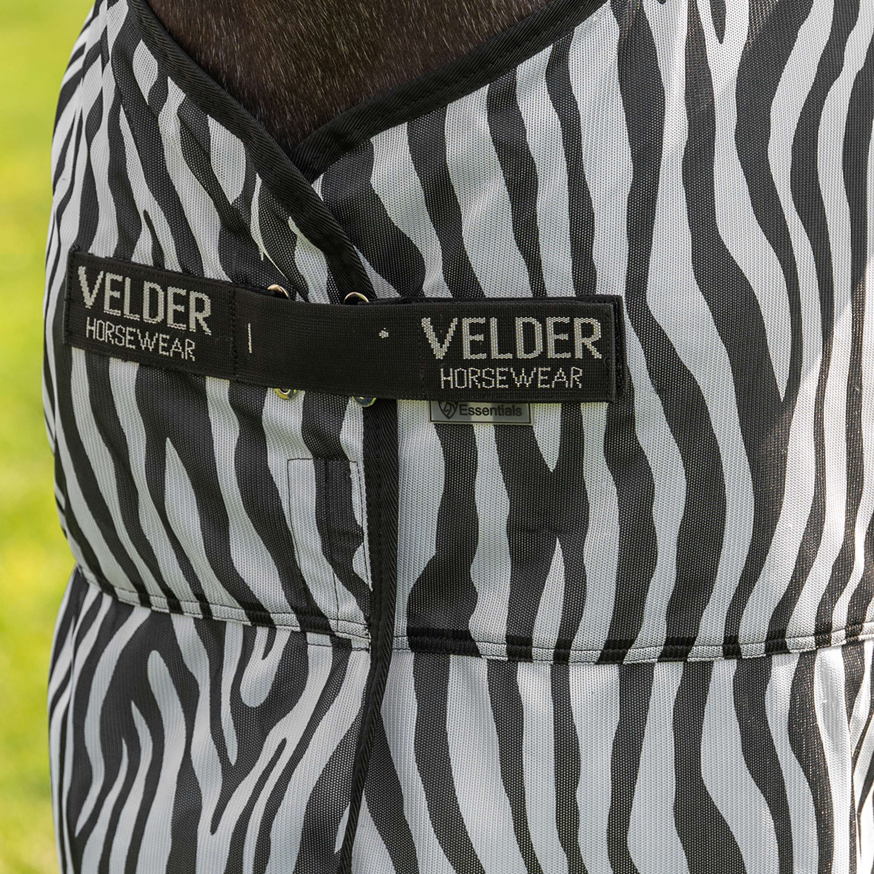 Velder Horsewear Essentials Fly Rug & Neck Zebra Black/White