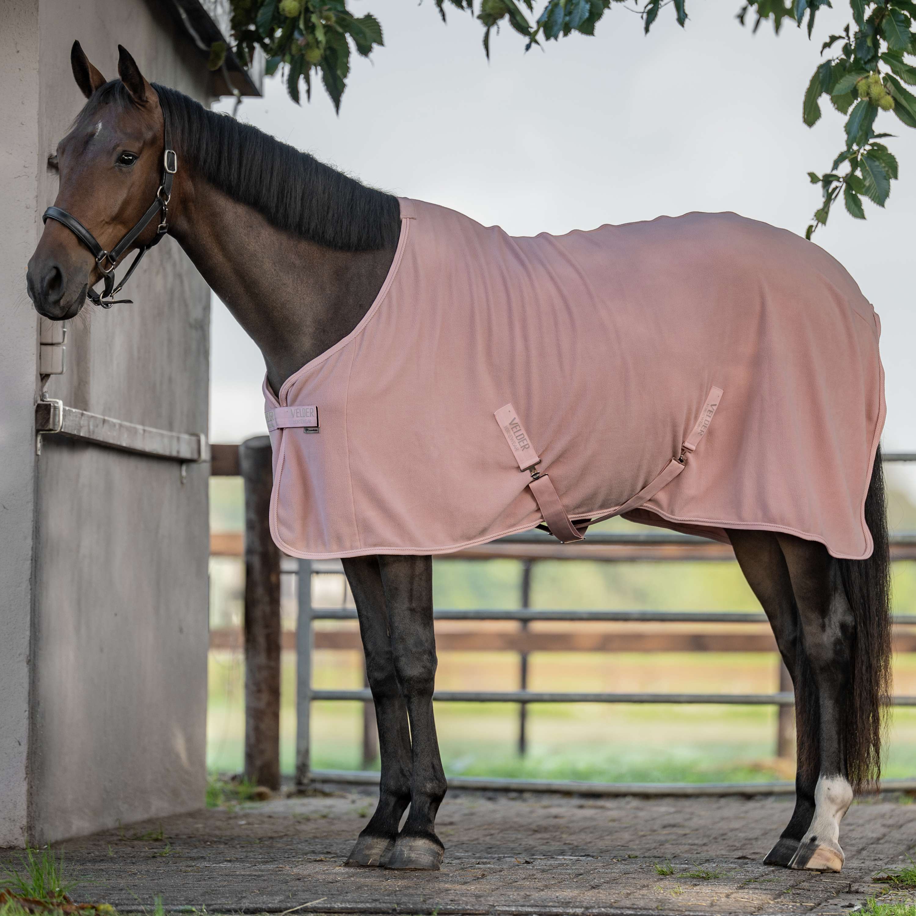 Velder Horsewear Essentials Fleece Rug Comfy Pink