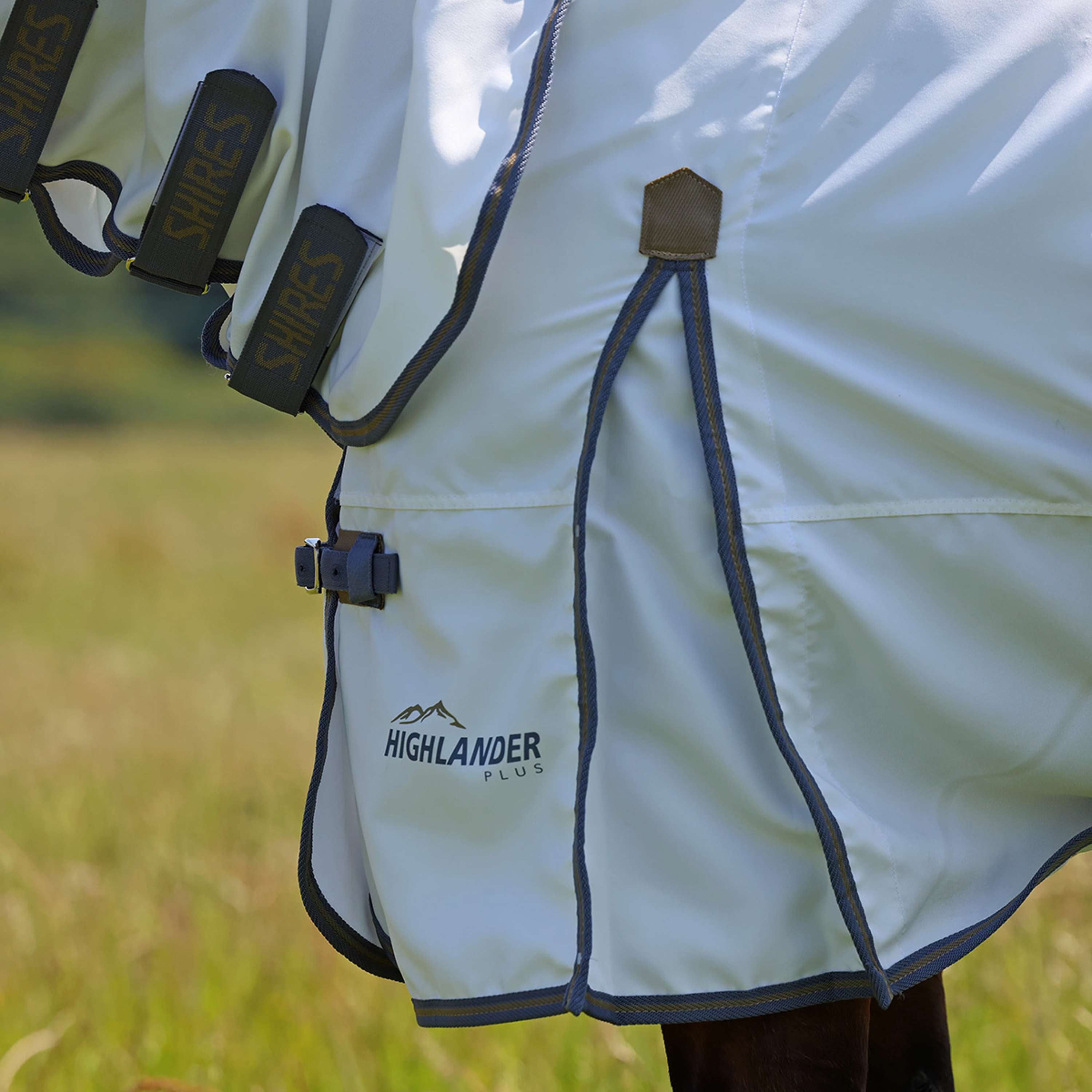 Highlander Plus by Shires Eczema Rug Sweet-Itch Combo White/Airforce