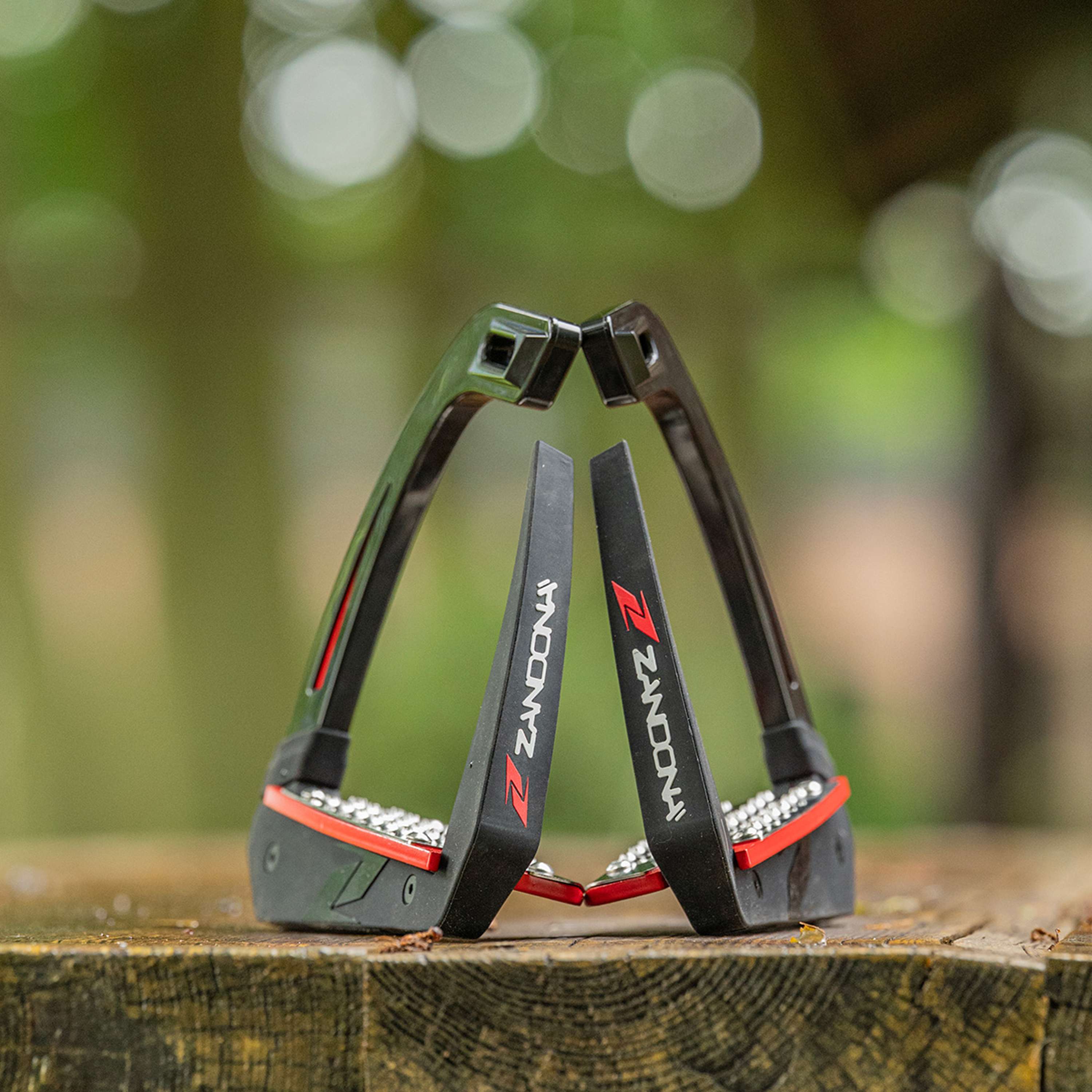 Zandona Safety Stirrups Omnia Red/Black