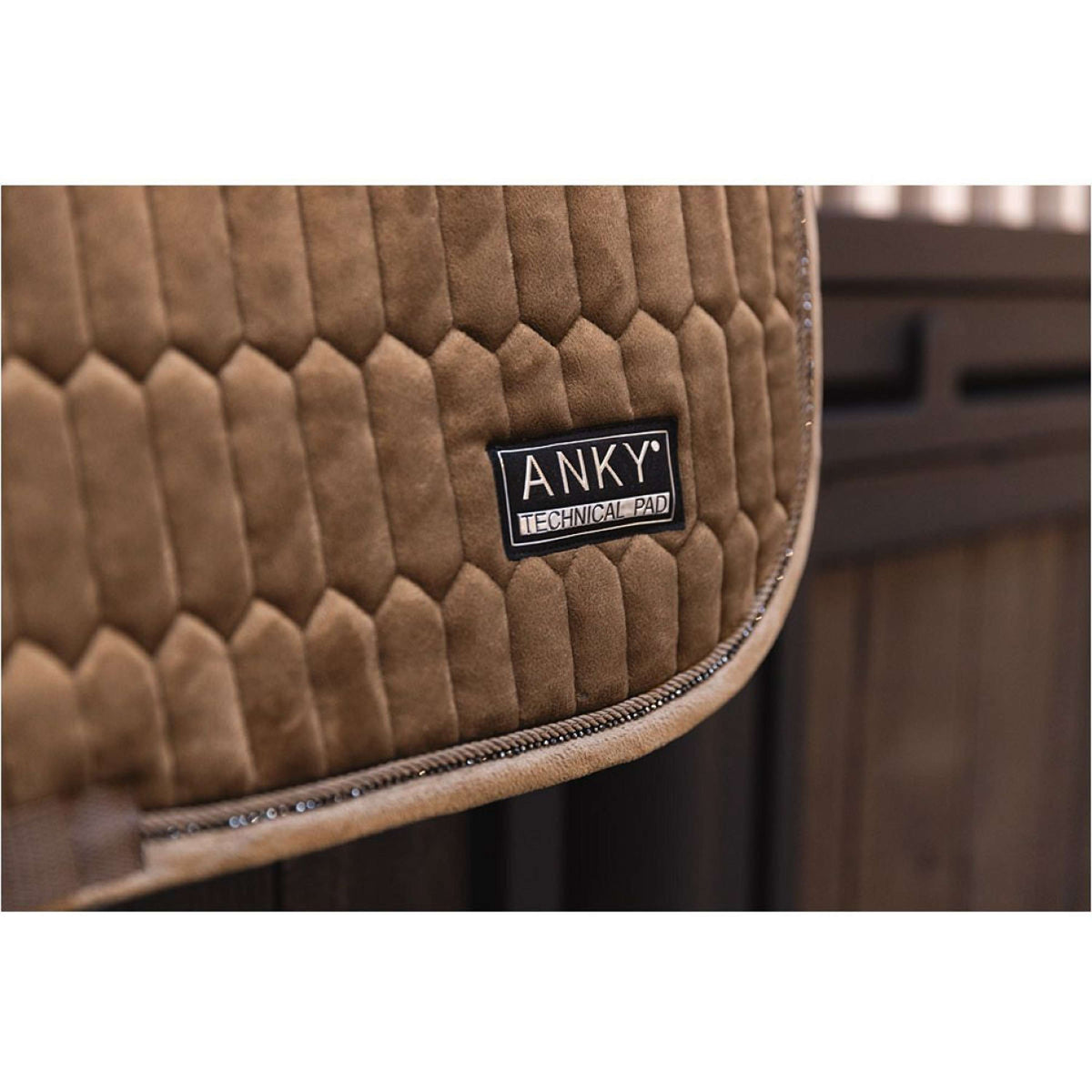 ANKY Saddlepad Velvet XB242112 Dressage Teak