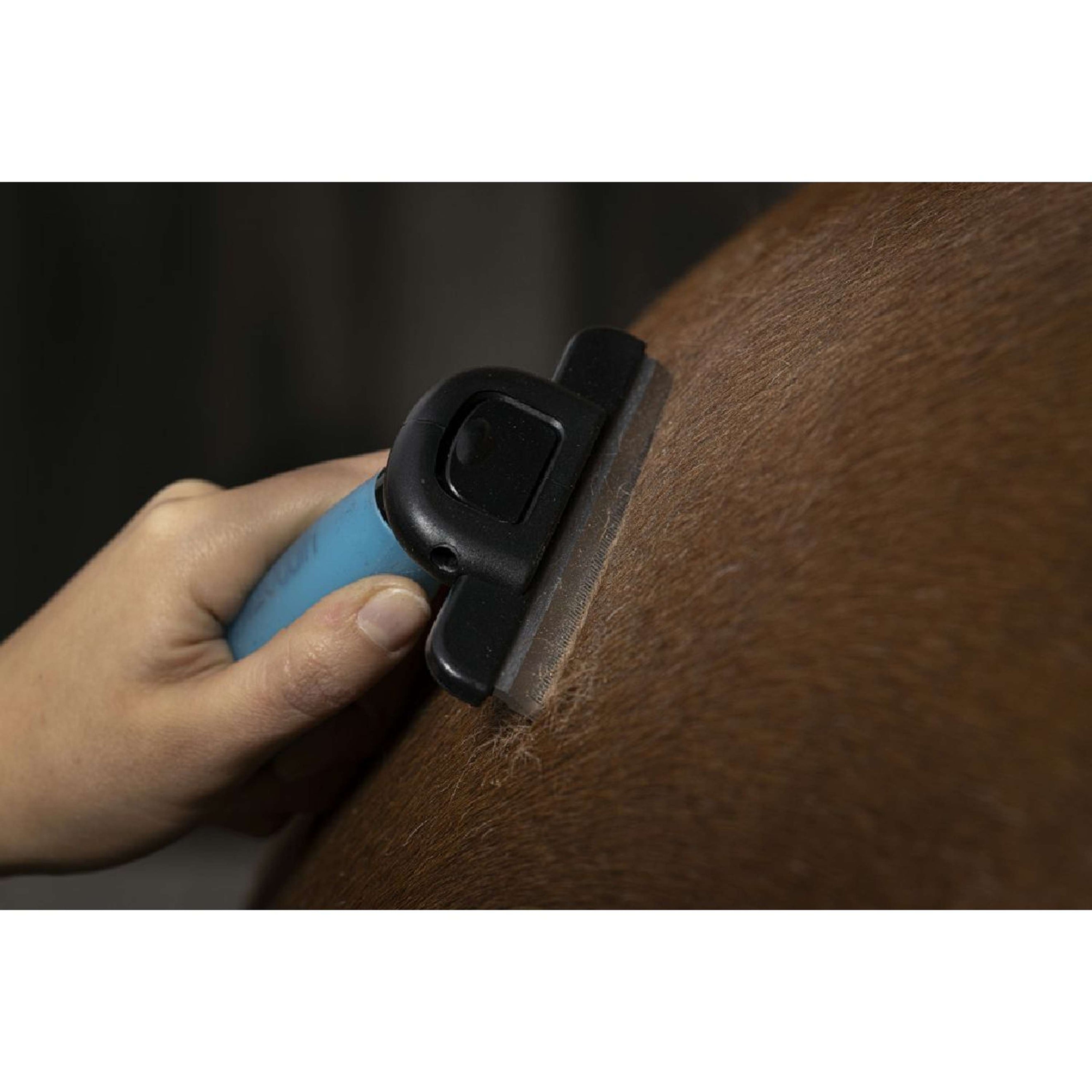 Hippotonic Shedding Brush Gel Metall Neon Blue Hippotonic Shedding Brush Gel Metall Neon Blue