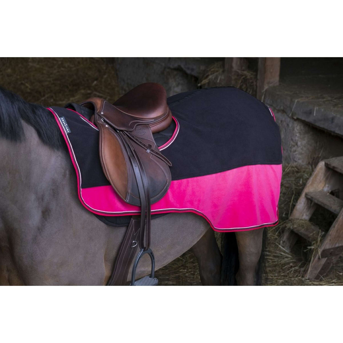 EQUITHÈME Exercise Rug Polarfleece Black/Raspberry