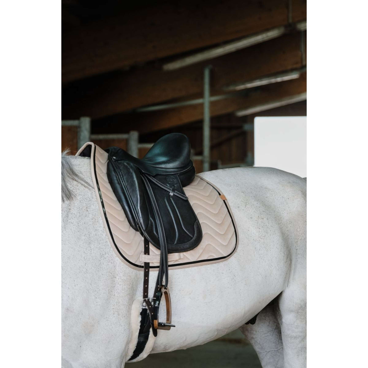 EQUITHÈME Saddlepad Glossy Dressage Beige