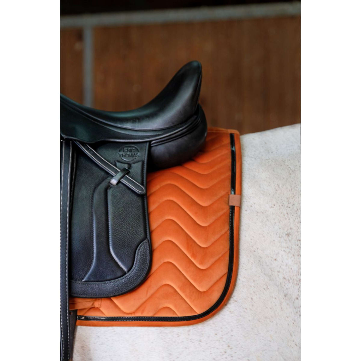 EQUITHÈME Saddlepad Glossy Dressage Orange