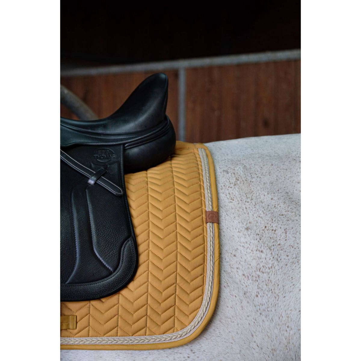 EQUITHÈME Saddlepad Softy Dressage Mustard