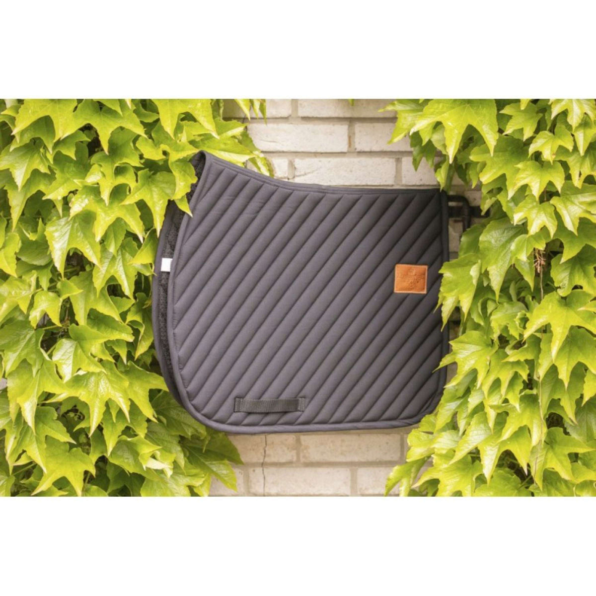 Paddock Saddlepad Diagonal Jumping Black