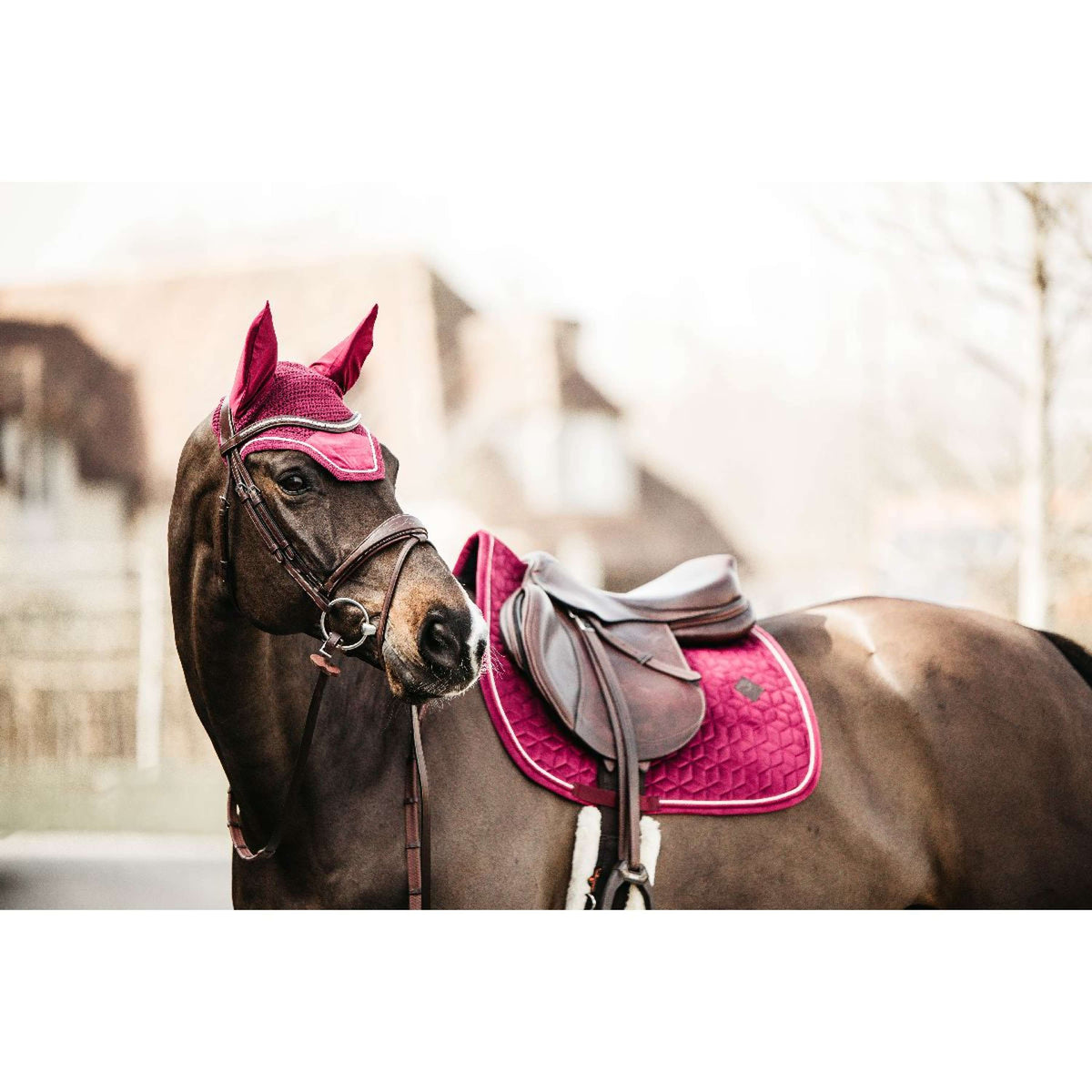 Kentucky Saddlepad Velvet Jumping Fuchsia