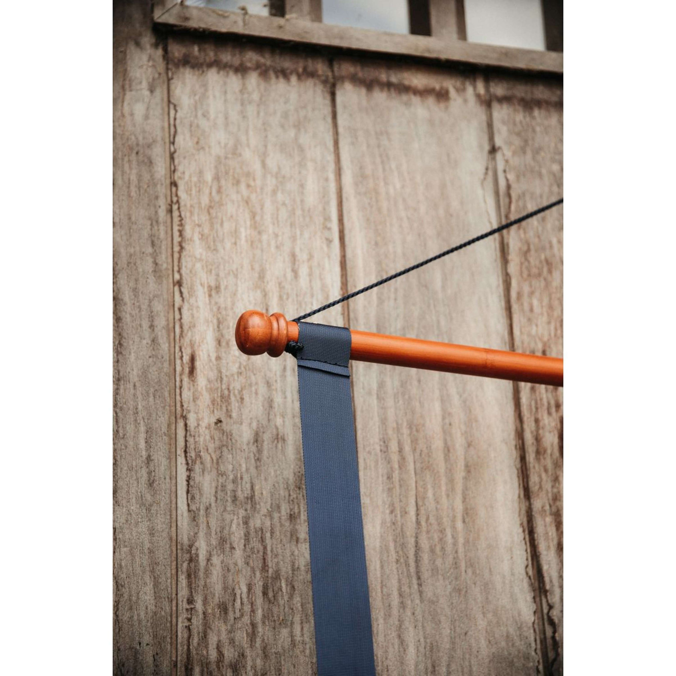 Grooming Deluxe by Kentucky Saddle Pad Holder Luxe Blue Grooming Deluxe by Kentucky Saddle Pad Holder Luxe Blue