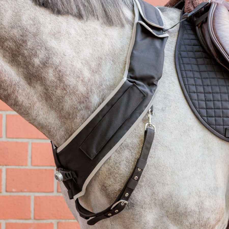Kavalkade Chest Buckle Horselight Black/Grey