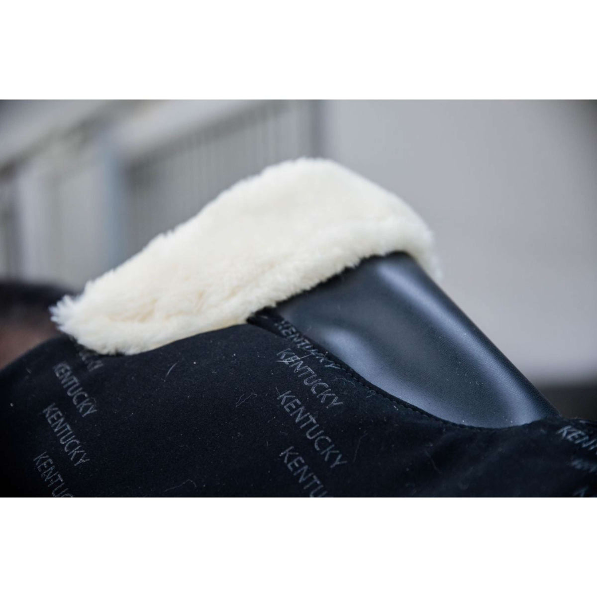 Kentucky Half Pad Impact Equalizer Sheepskin Black