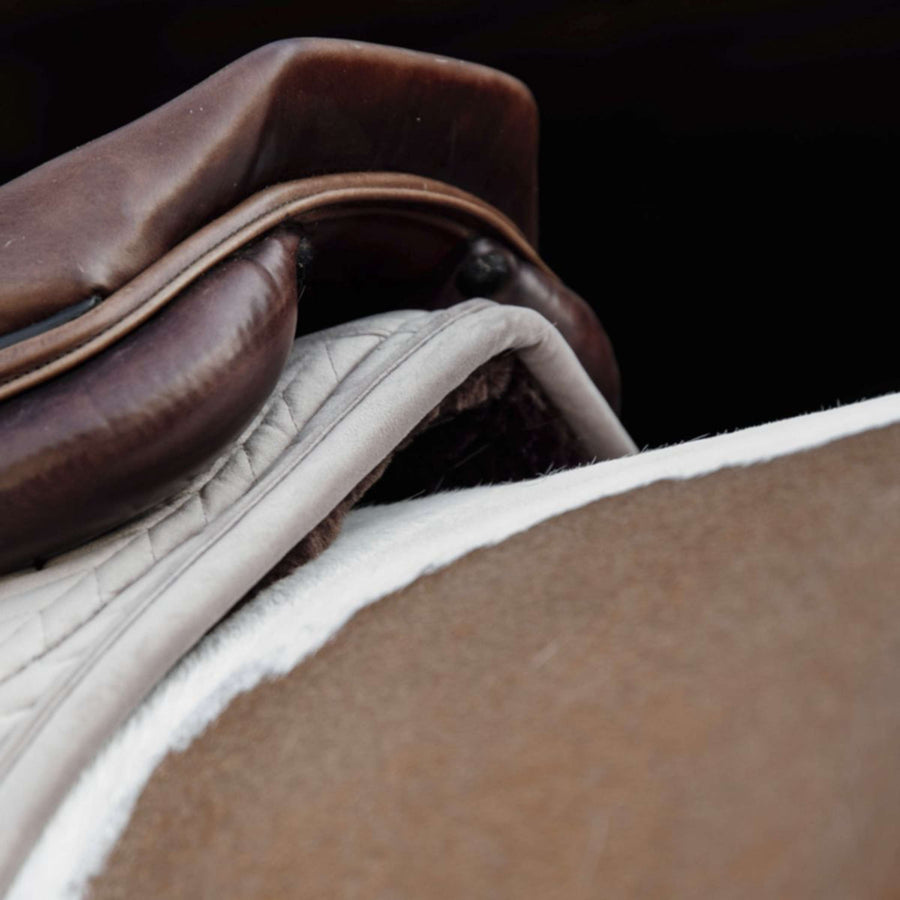Kentucky Saddlepad Skin Friendly Velvet Jumping Beige