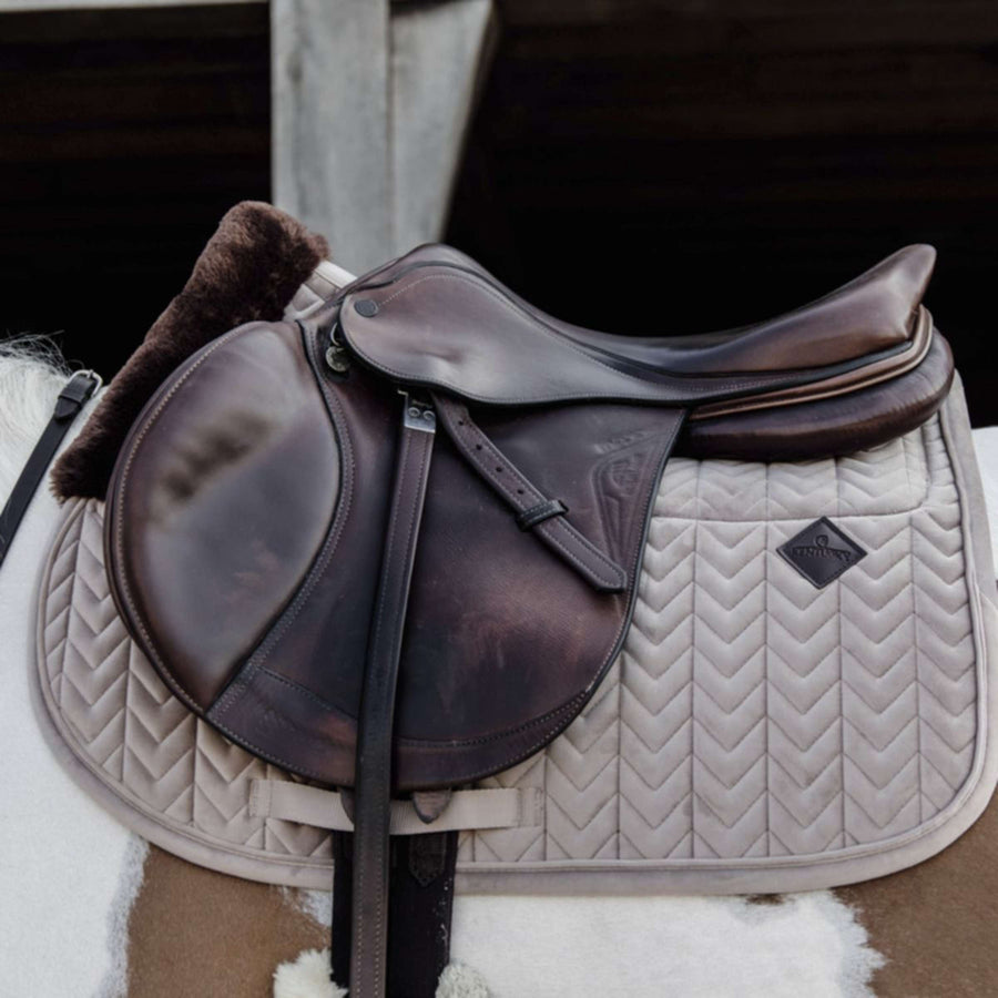 Kentucky Saddlepad Skin Friendly Velvet Jumping Beige