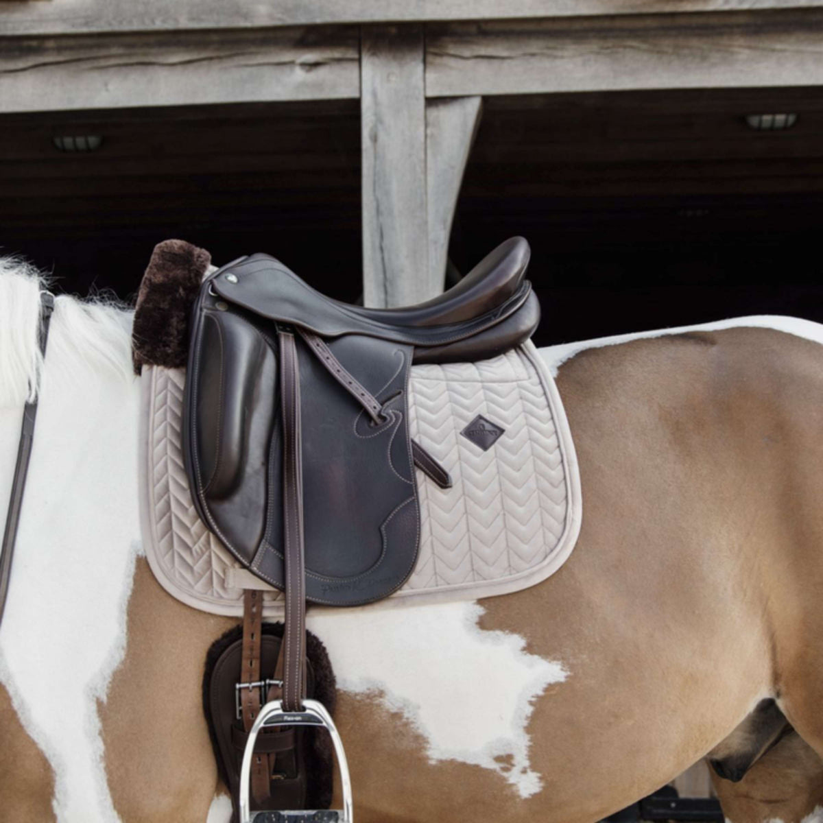 Kentucky Saddlepad Skin Friendly Velvet Dressage Beige