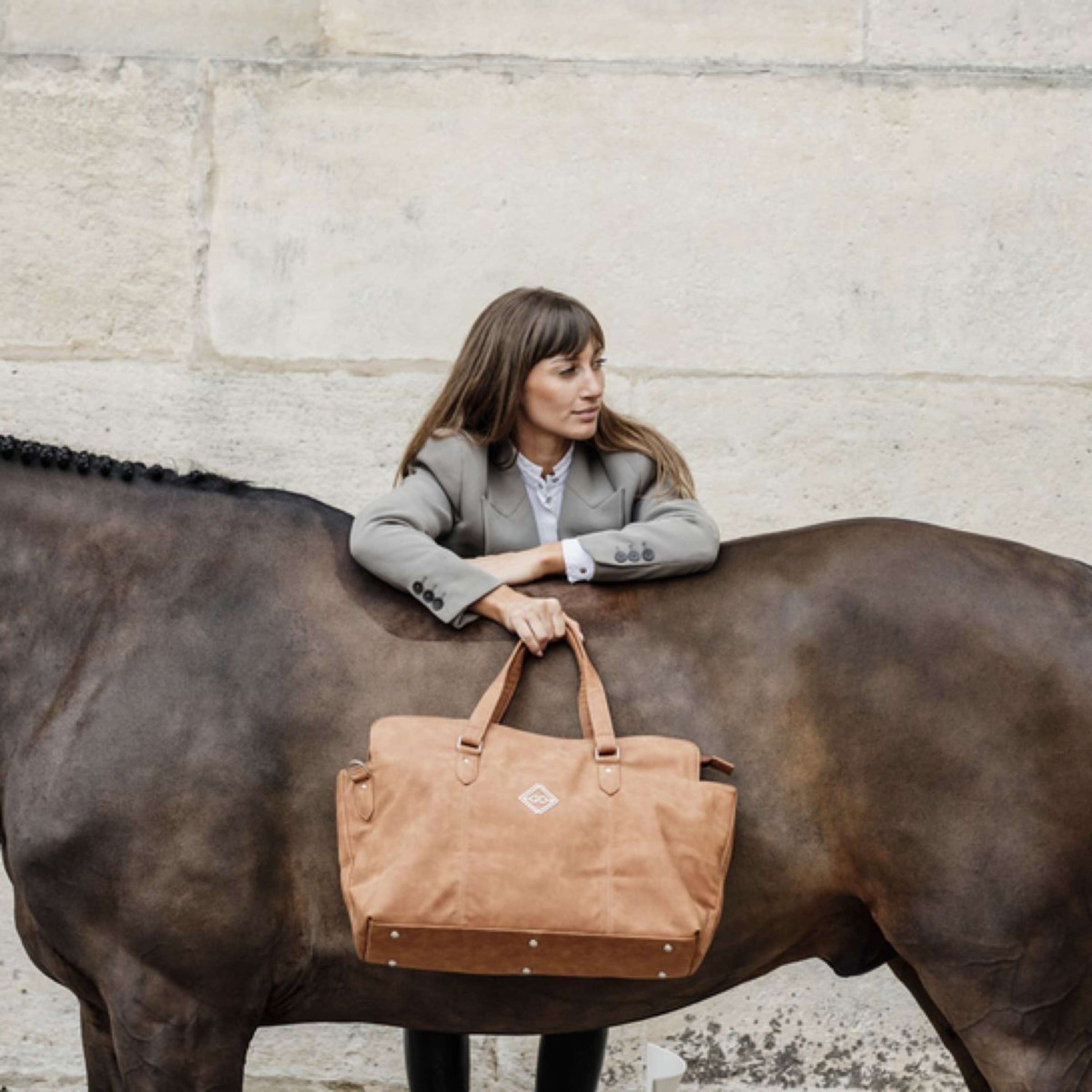 Grooming Deluxe by Kentucky Weekender Chestnut Brown