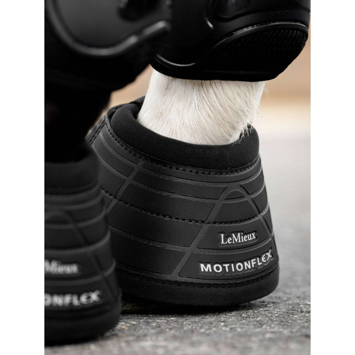 LeMieux Bell Boots Motionflex Black