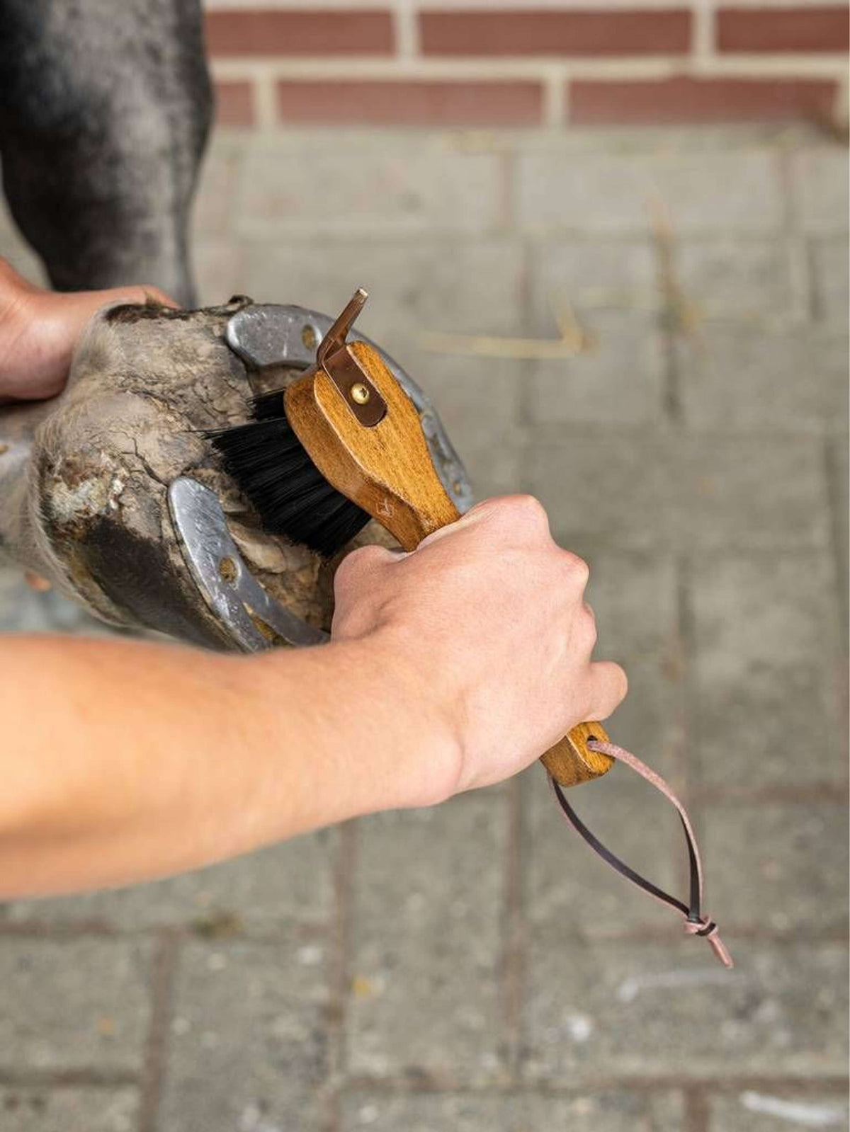 LeMieux Hoof Pick Artisan Brown