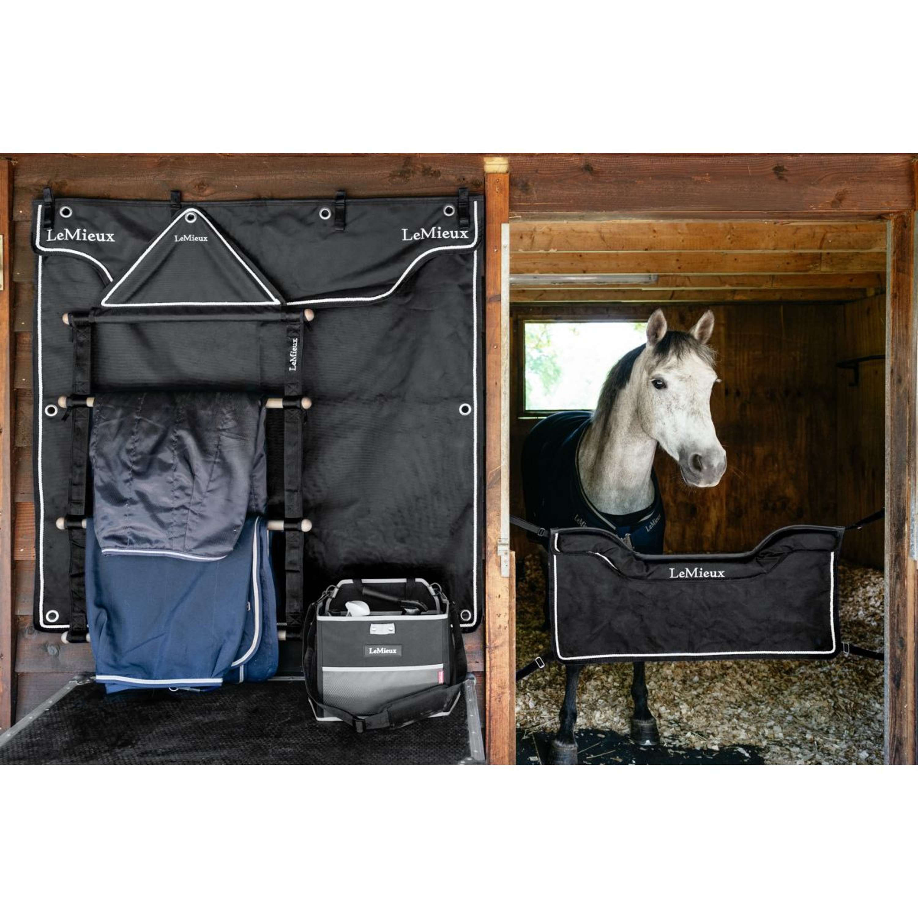 LeMieux Stable Guard Black