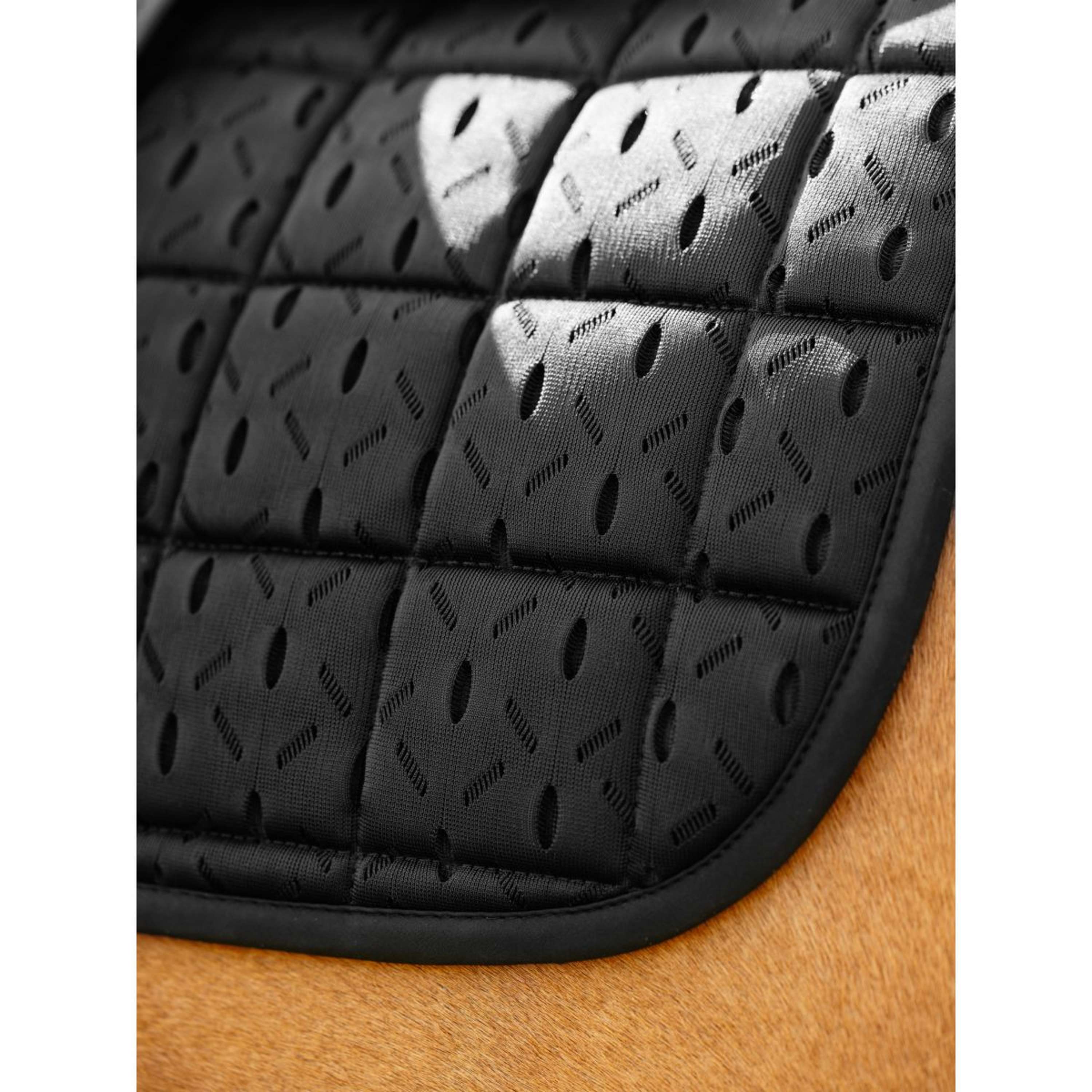 LeMieux Saddlepad 3D Mesh Self-Cool Square Jumping Black