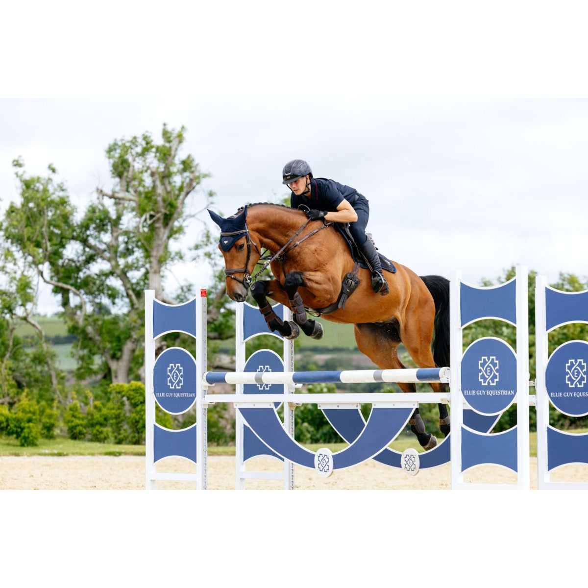 LeMieux Saddlepad Loire Classic Square Close Contact Navy