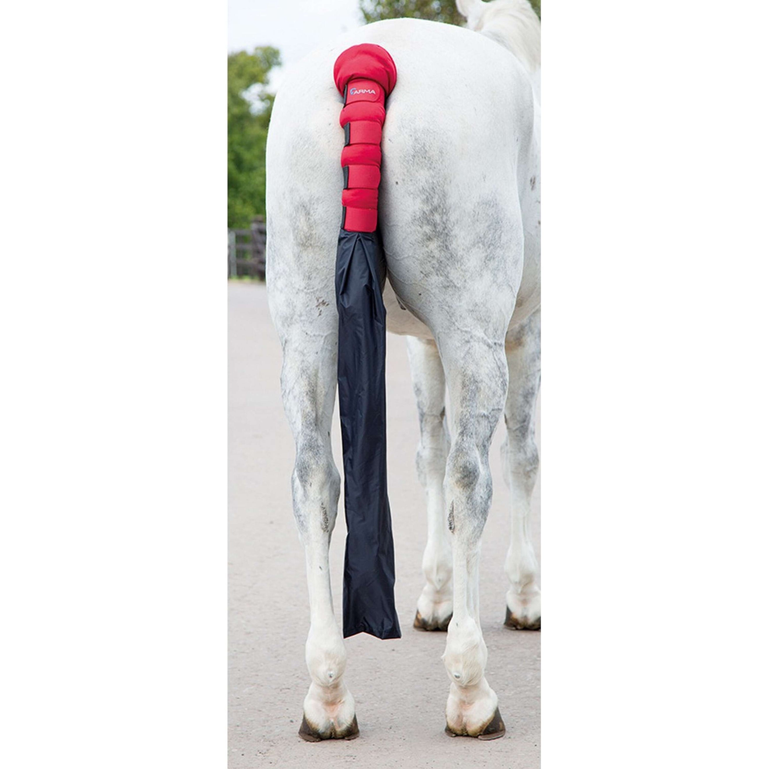 Arma by Shires Tail Guard Padded with Bag Red