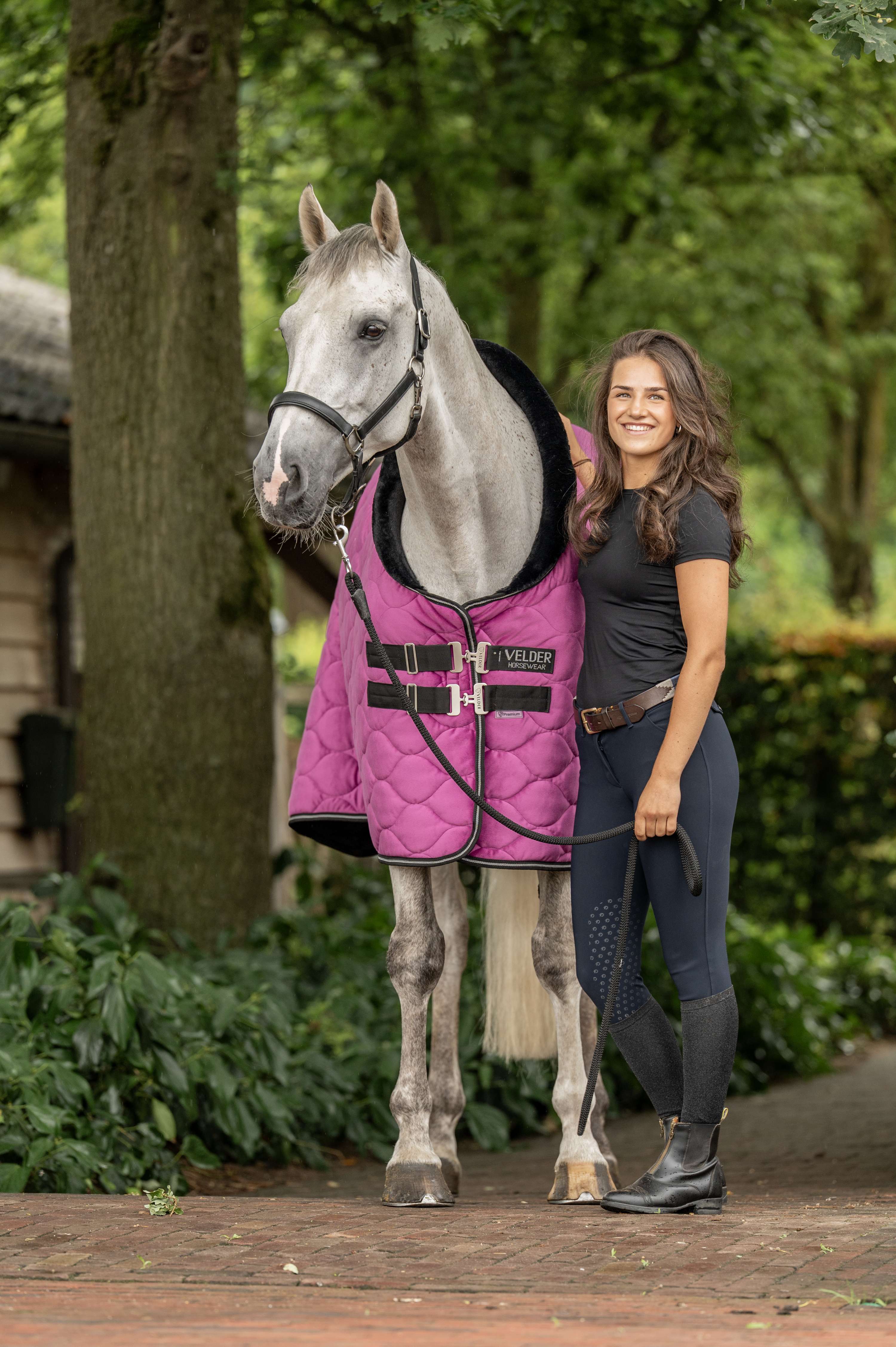 Velder Horsewear Premium Show Rug Satin Glow Dutch Raspberry