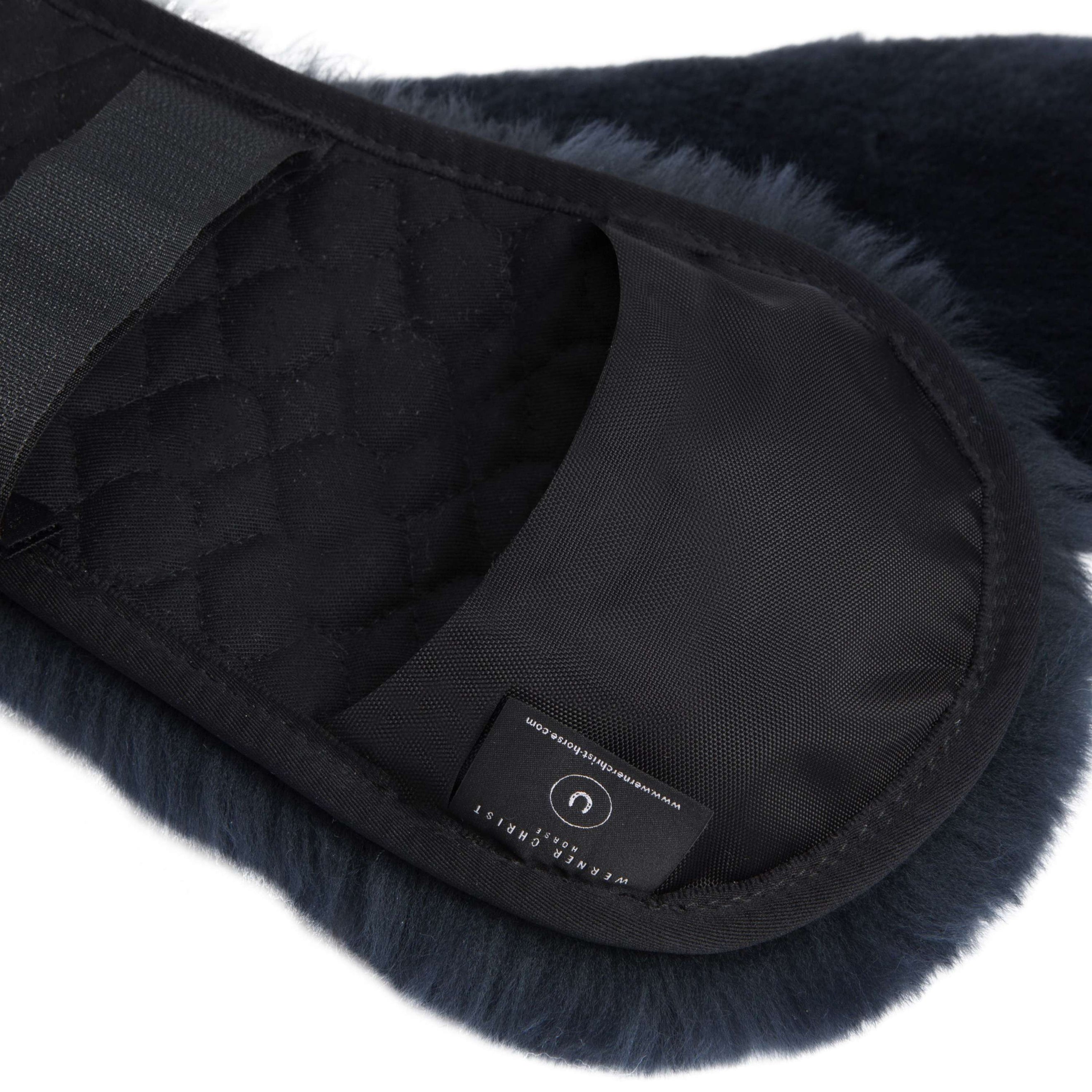 Werner Christ Girth Fur Cover Contoured Black/Anthracite Werner Christ Girth Fur Cover Contoured Black/Anthracite