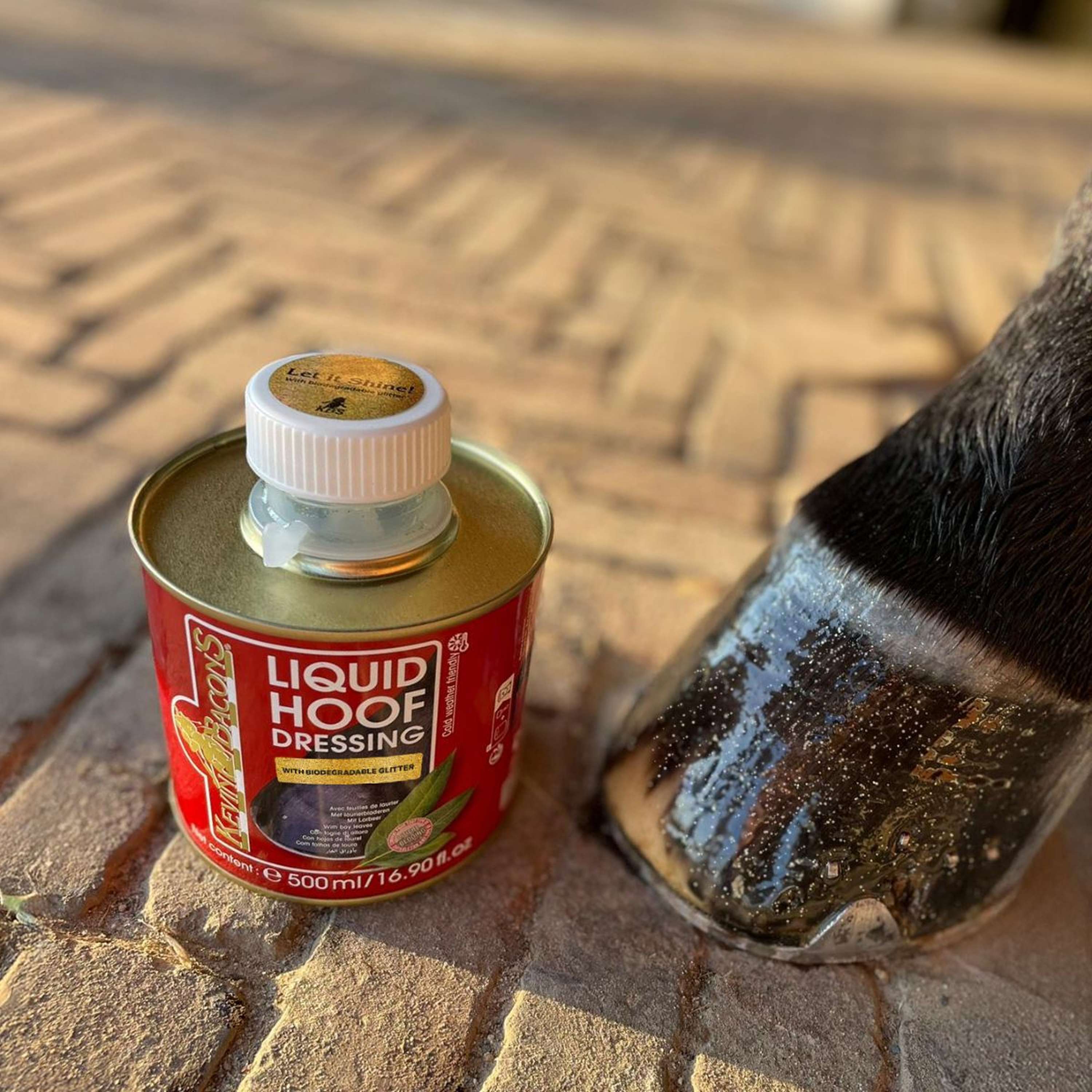 Kevin Bacon's Hoefdressing Glitter Edition Gold