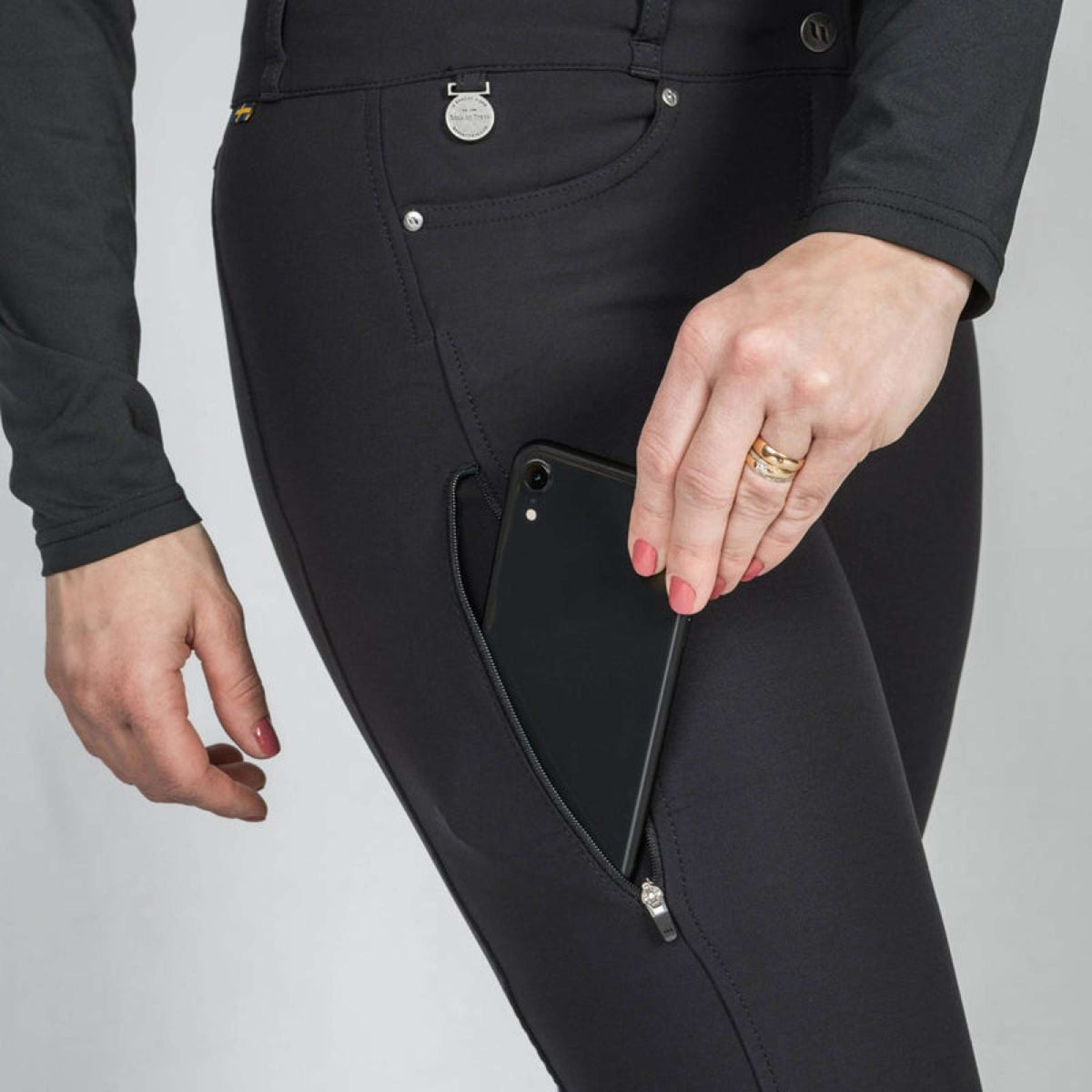 Back on Track Breeches Julia Full Grip Black