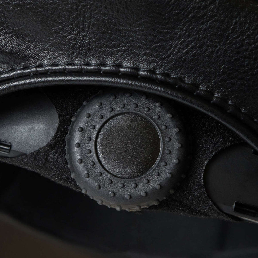 Back on Track Cap Caracas Black