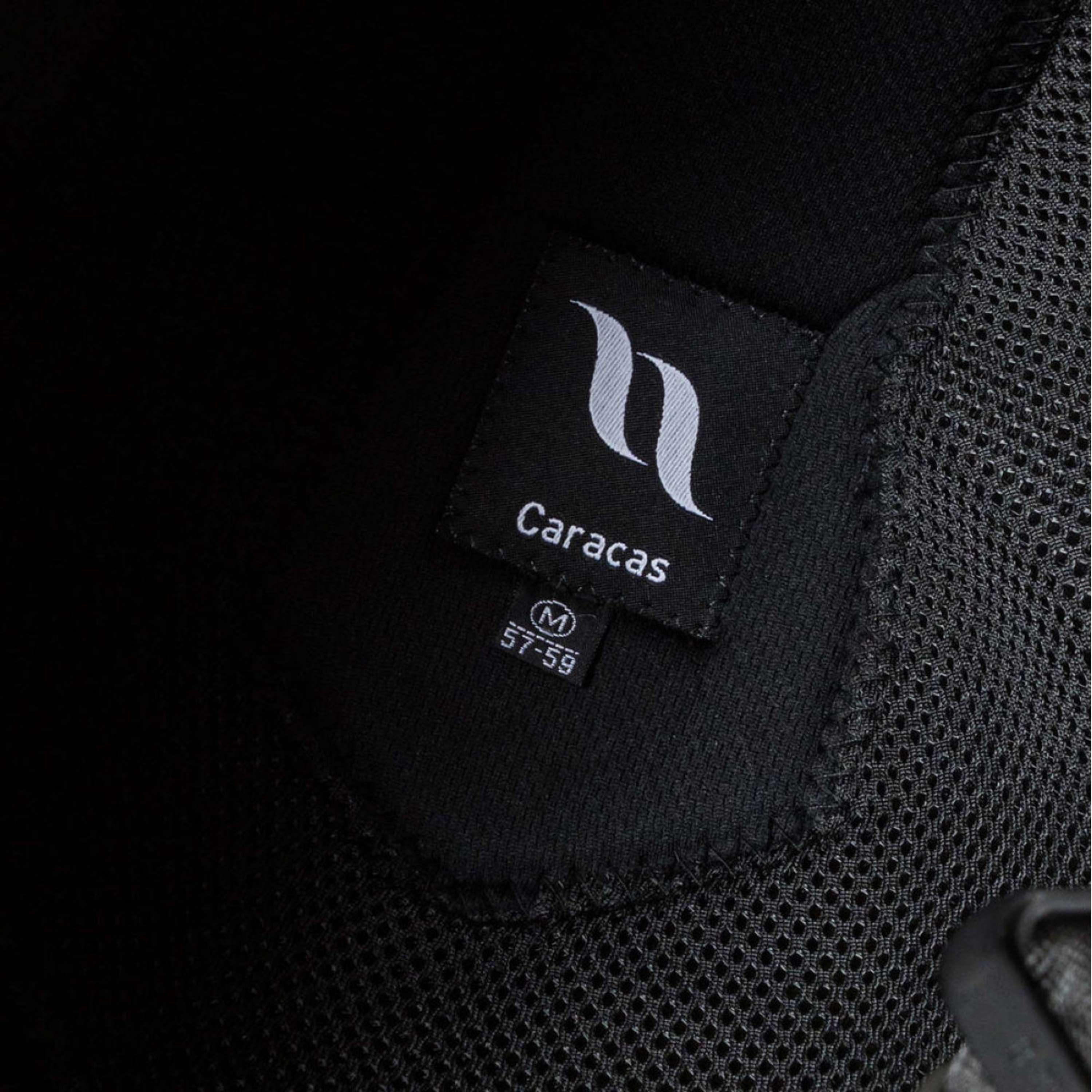 Back on Track Cap Caracas Black
