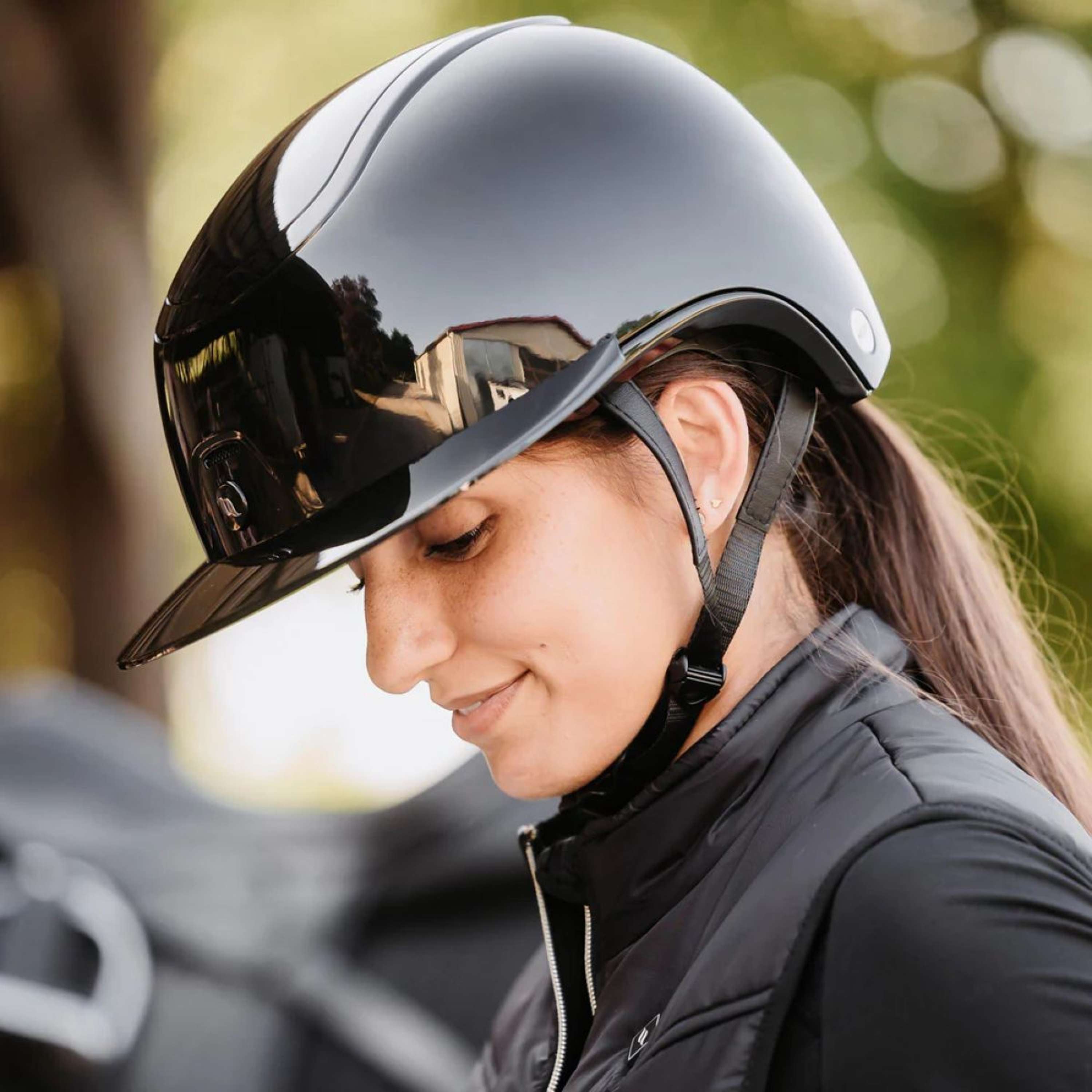 Back on Track Cap Strixx Sunvisor Glossy Black