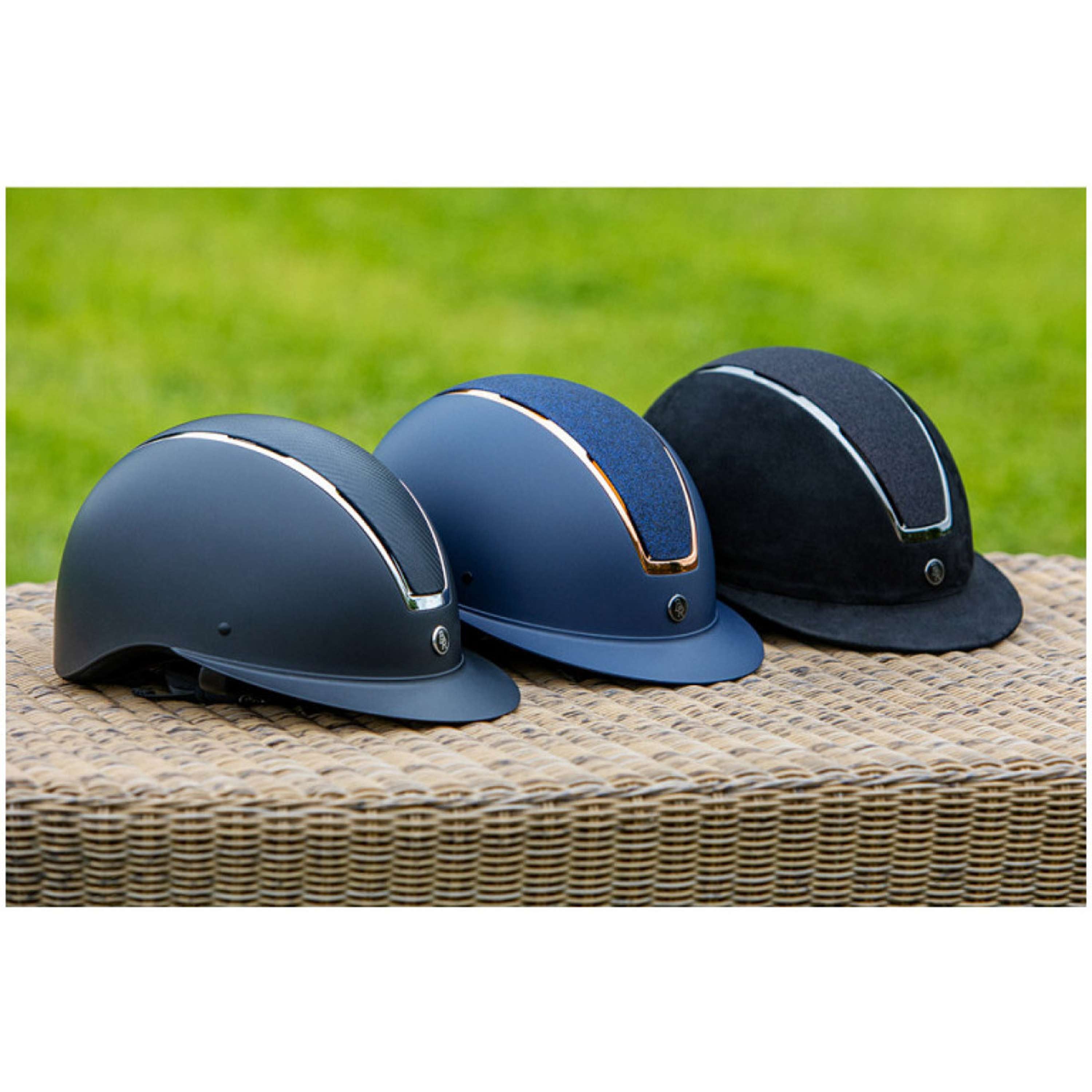 BR Cap Omega painted Black/Chrome