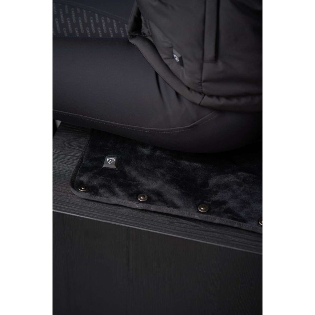 Catago Heated Cushion Heated Black