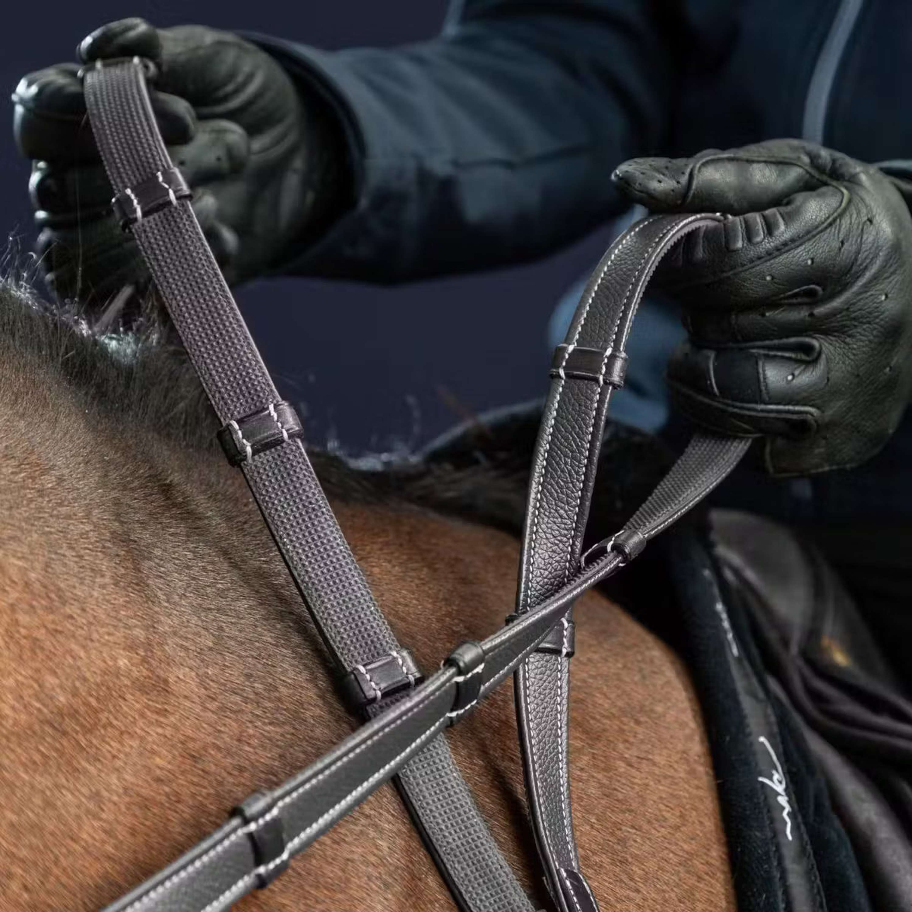 Dyon Reins Hunter 5/8 with Leather Stoppers Black