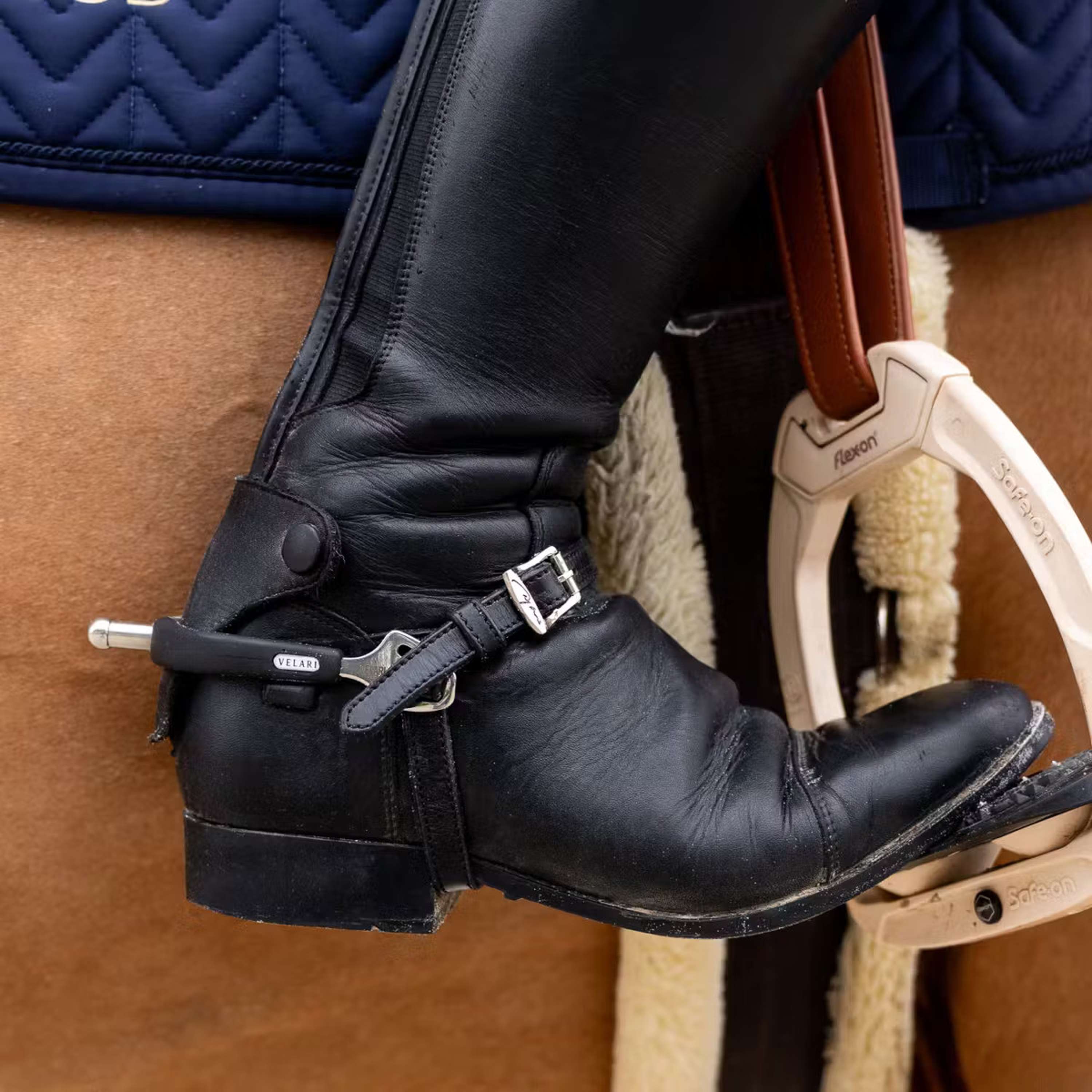Dyon Spur straps Black