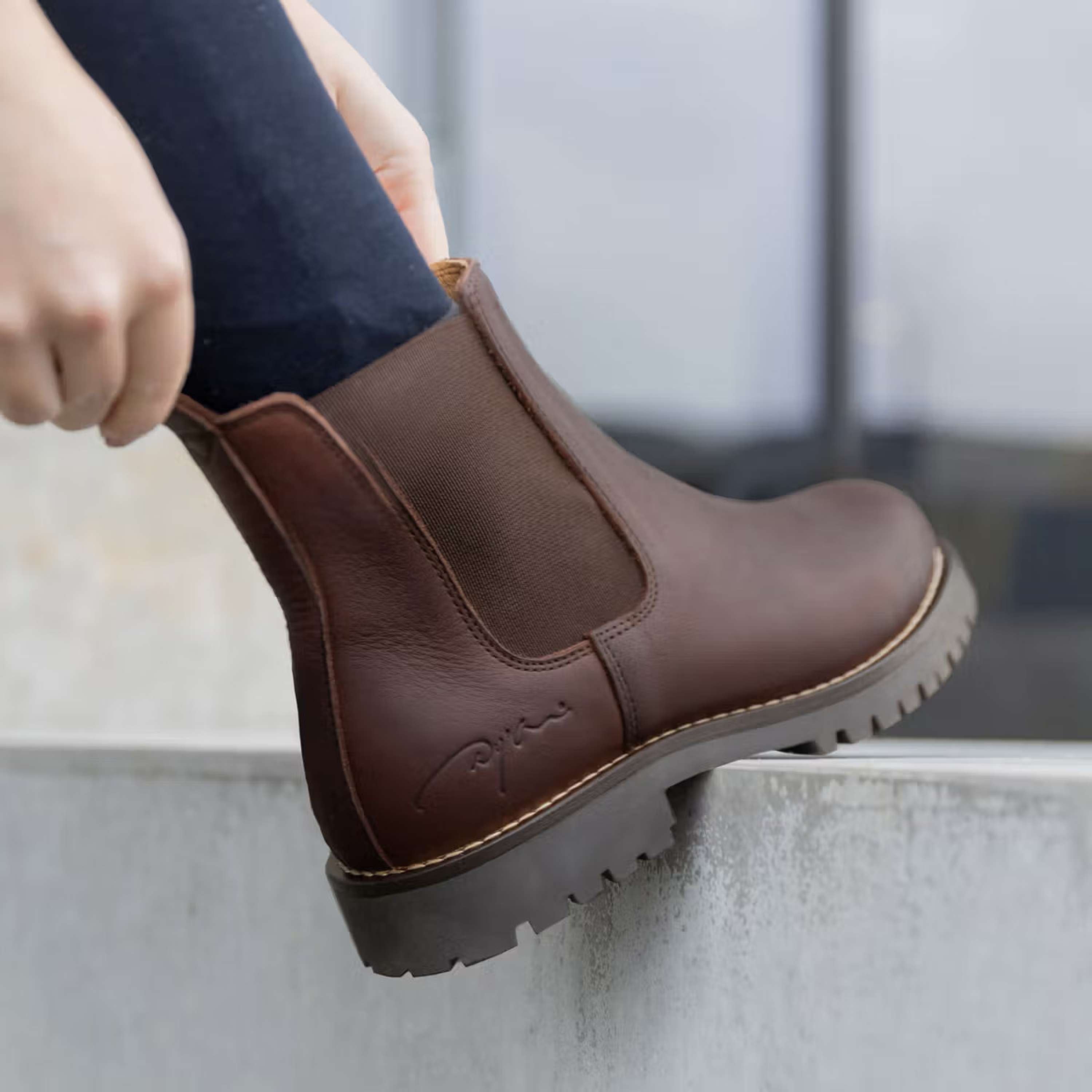 Dyon Chelsea Boots Brown