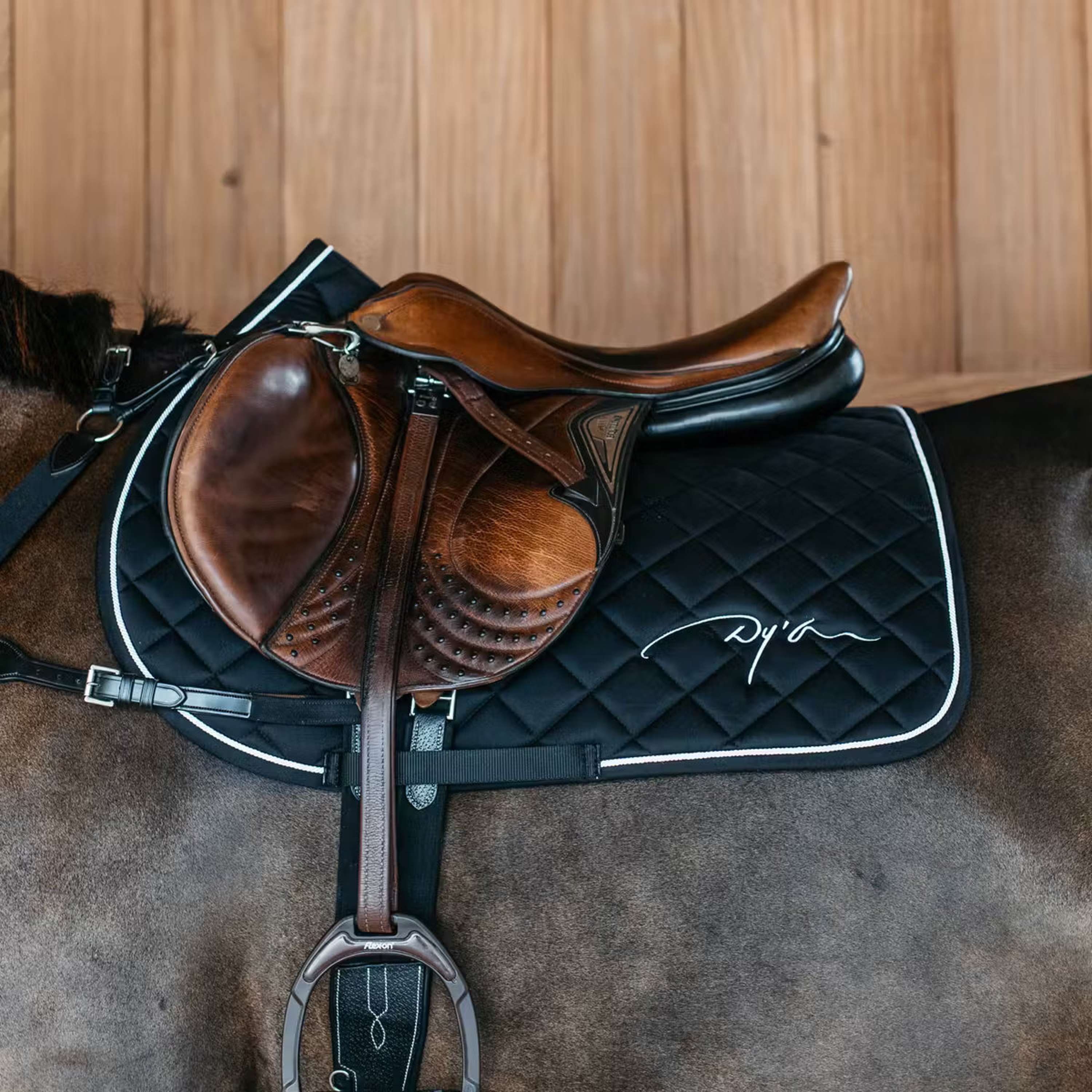 Dyon Saddlepad Diamond Jumping Black