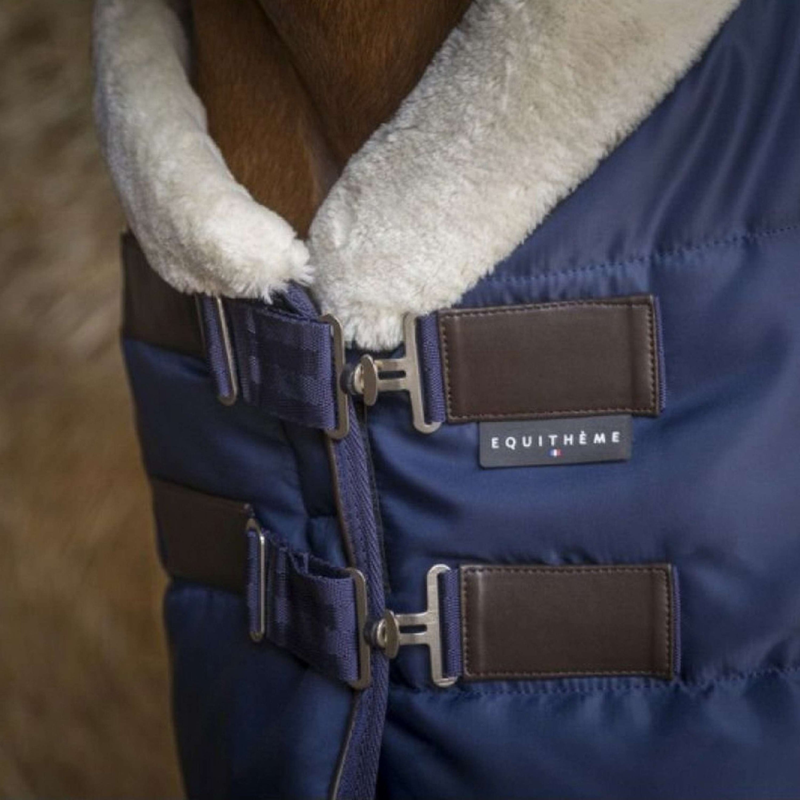 EQUITHÈME Stable Rug Teddy 200g Navy EQUITHÈME Stable Rug Teddy 200g Navy