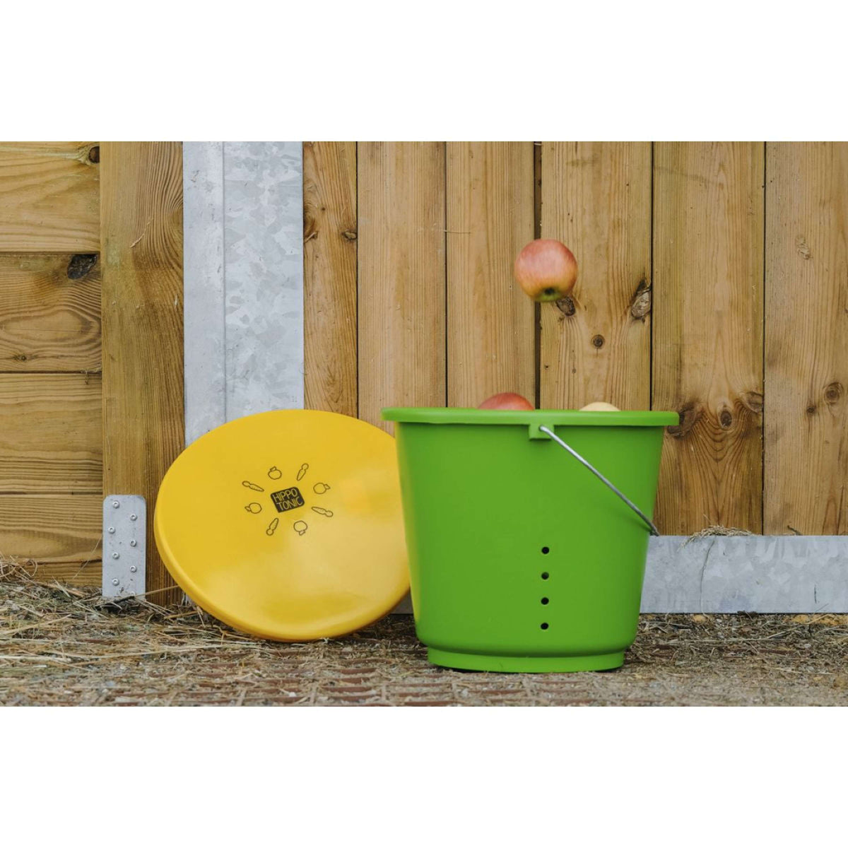 Hippotonic Bucket for Apples and Carrots