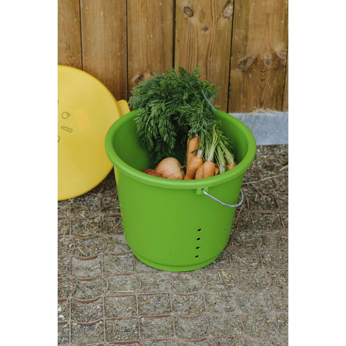 Hippotonic Bucket for Apples and Carrots