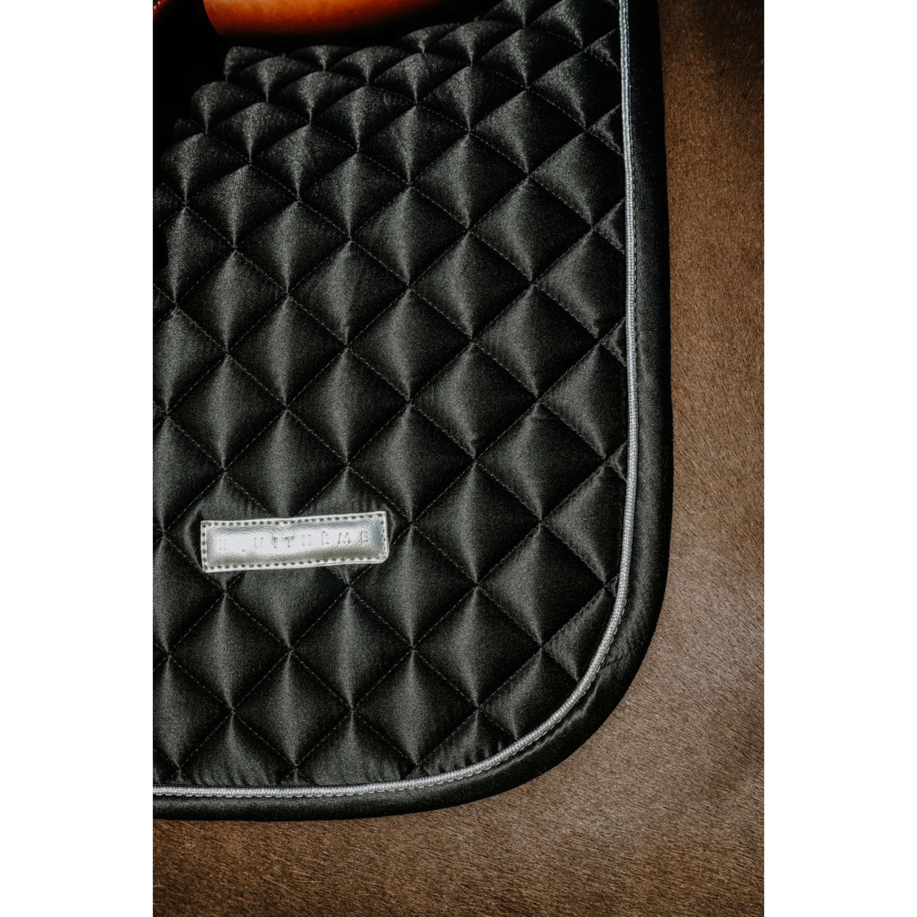 EQUITHÈME Saddlepad Nacre Jumping Black